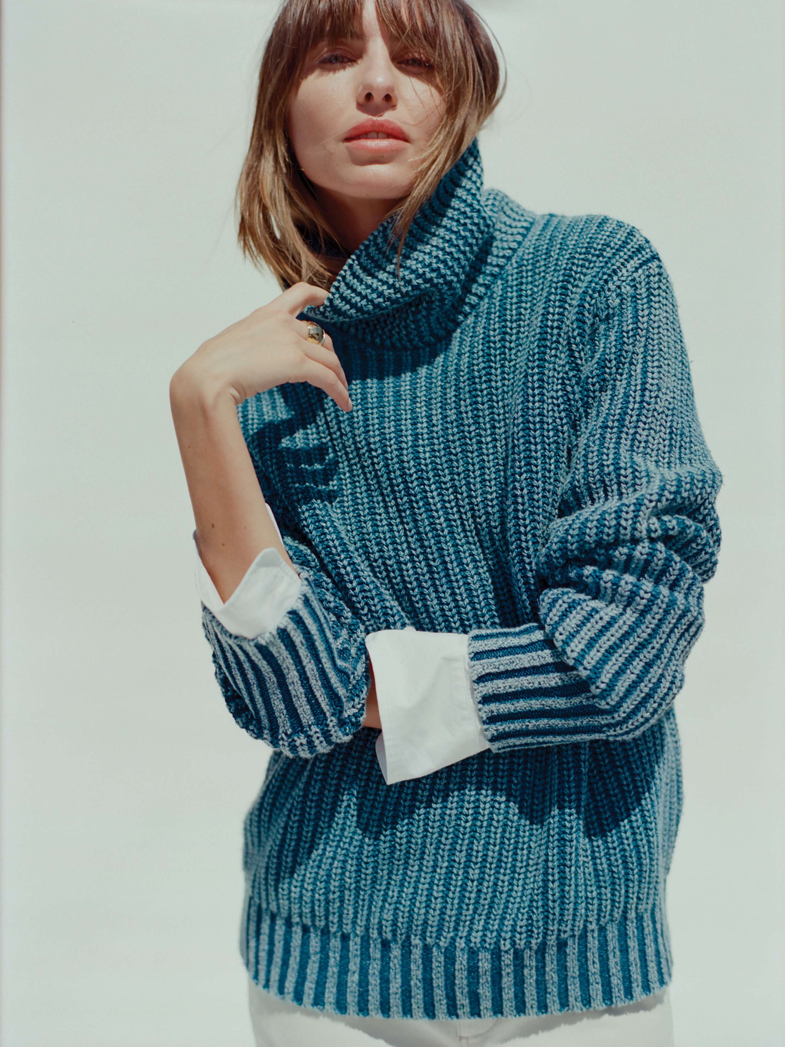 Sunwashed Cotton Oversized Turtleneck Sweater - Windcliff Indigo Wash | Faherty Brand
