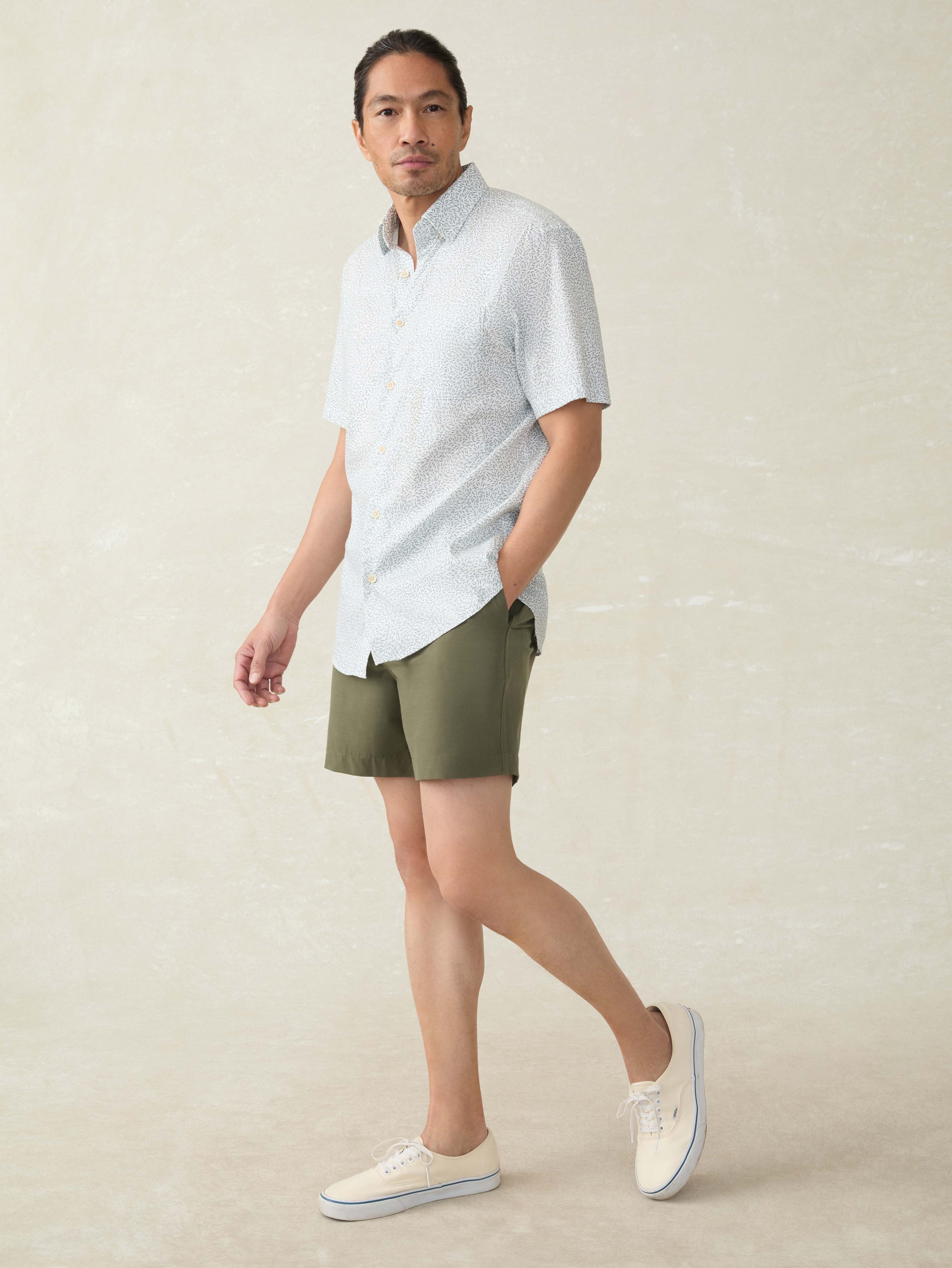Short-Sleeve Movement™ Monterey Shirt - Sage Grove Foliage | Faherty Brand
