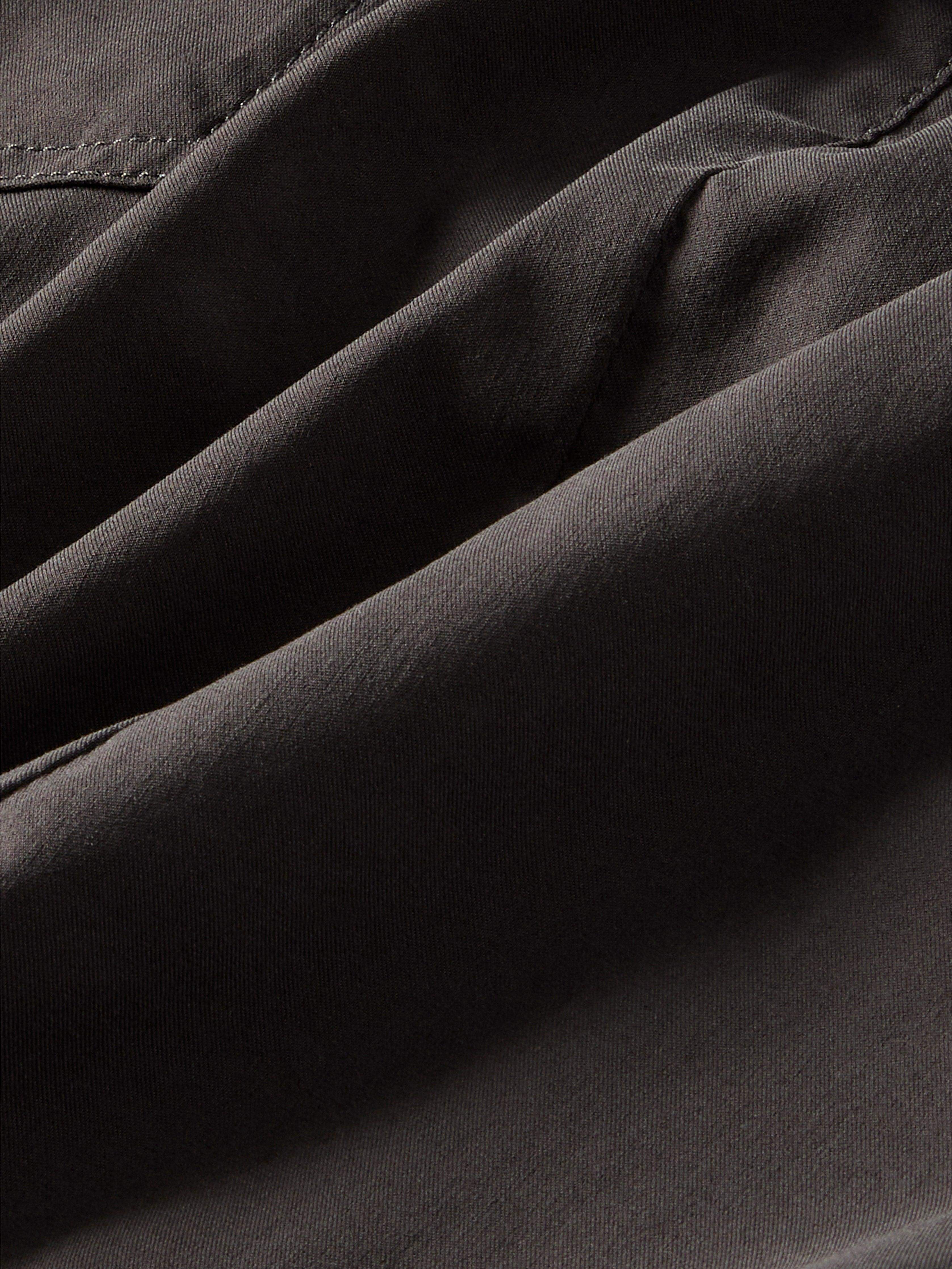 Movement™ 5-Pocket Pant - Graphite | Faherty Brand
