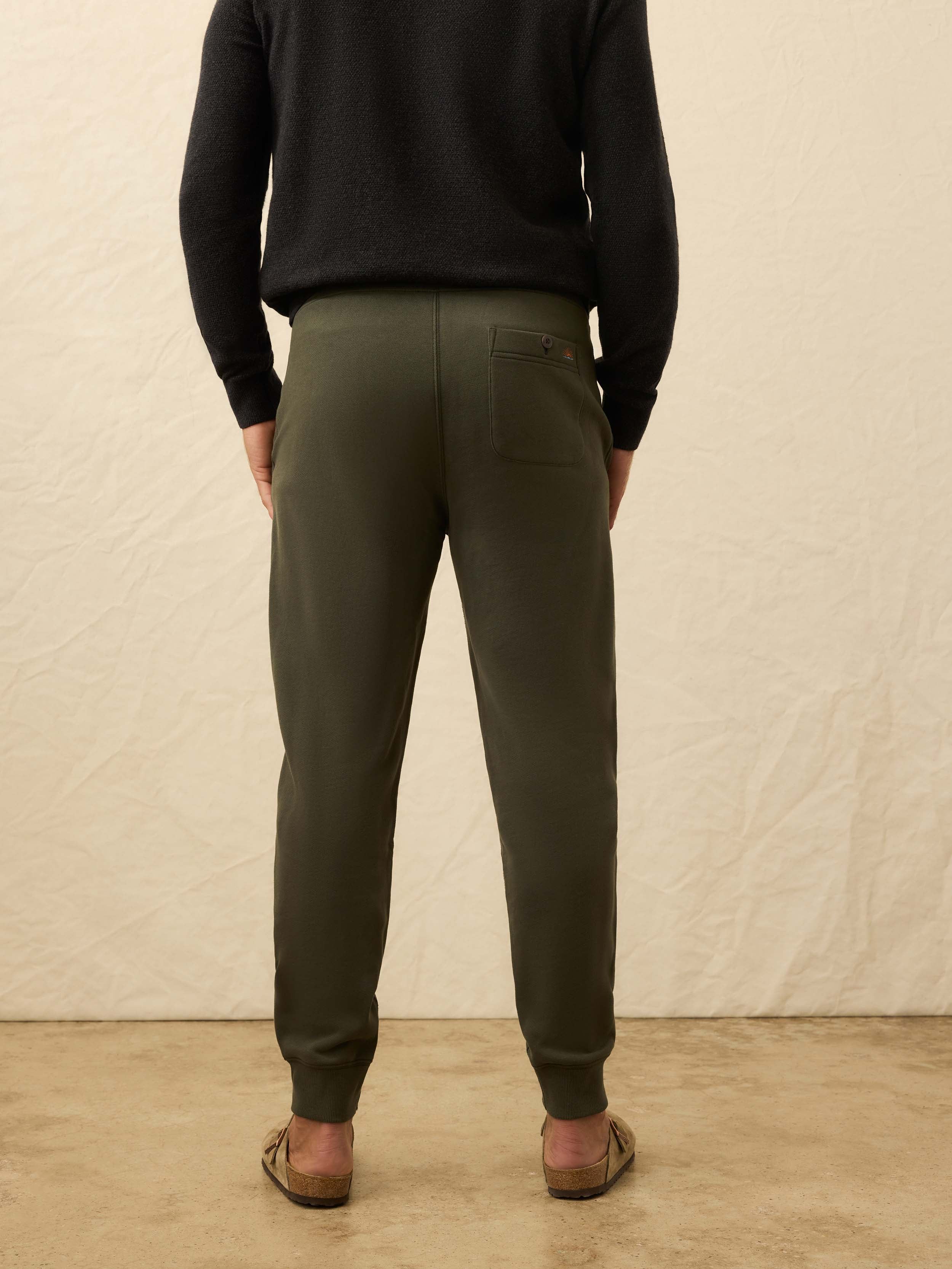 High Standard Fleece Sweatpant - Fall Evergreen | Faherty Brand