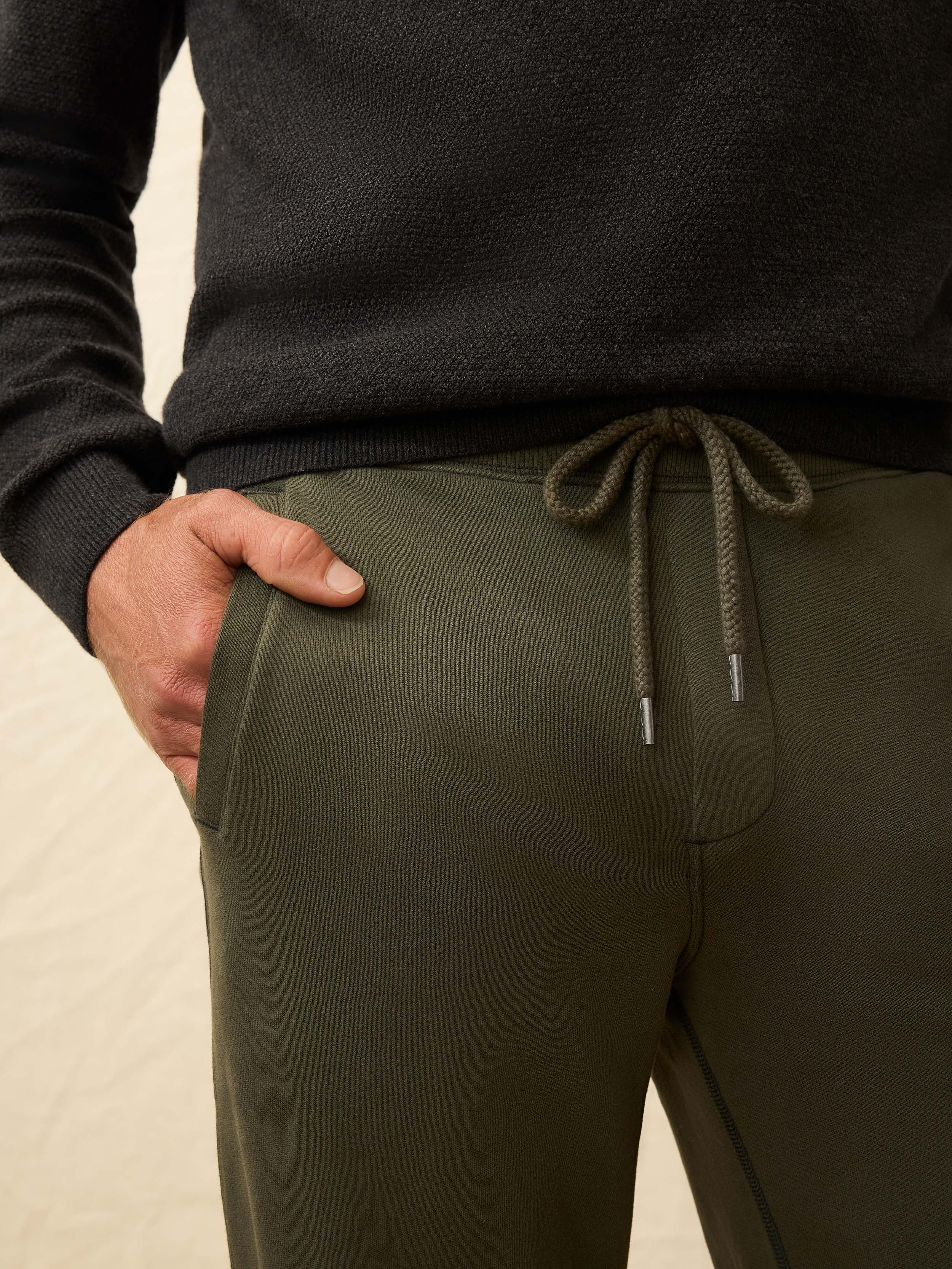 High Standard Fleece Sweatpant - Fall Evergreen | Faherty Brand