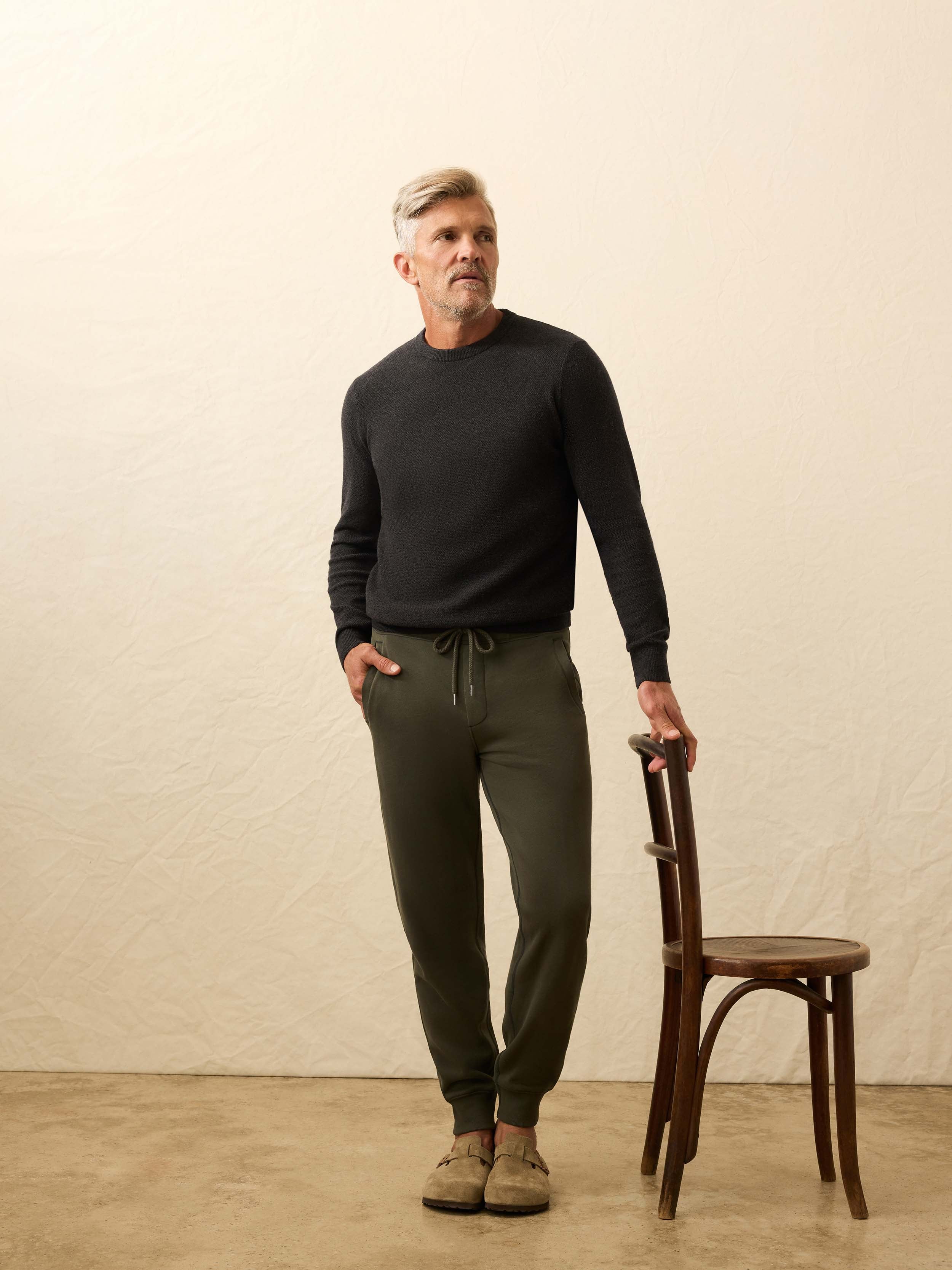 High Standard Fleece Sweatpant - Fall Evergreen | Faherty Brand