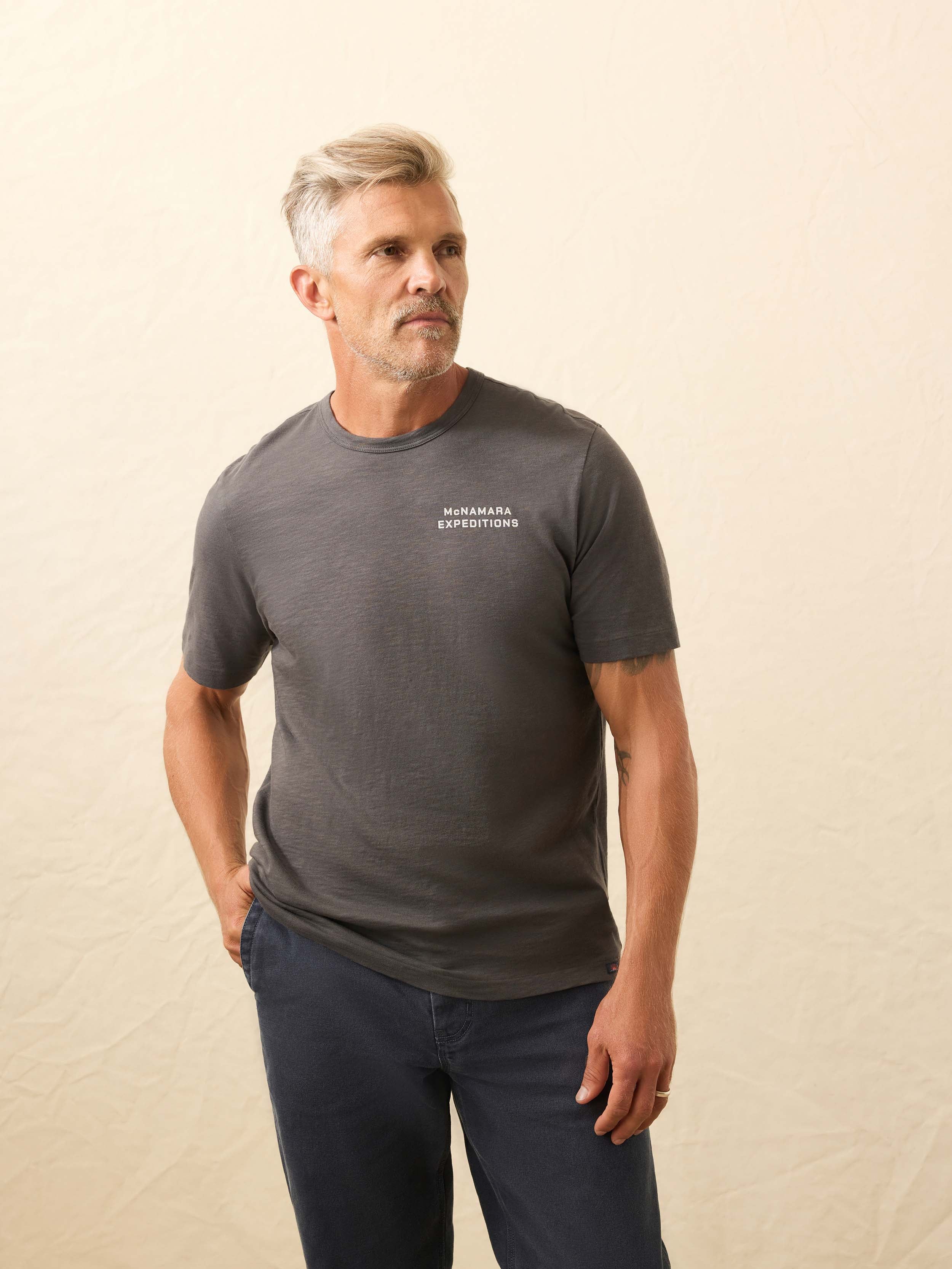 Nazare Sunwashed Tee - Graphite | Faherty Brand