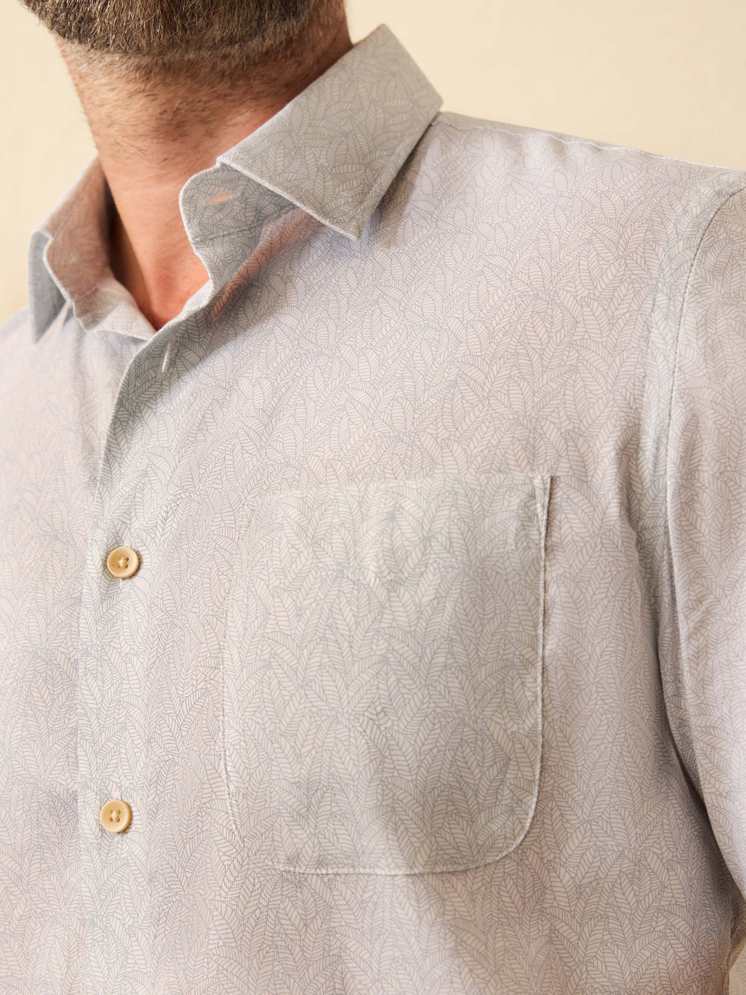 Short-Sleeve Movement™ Monterey Shirt - Ivory Sky Rainforest | Faherty Brand