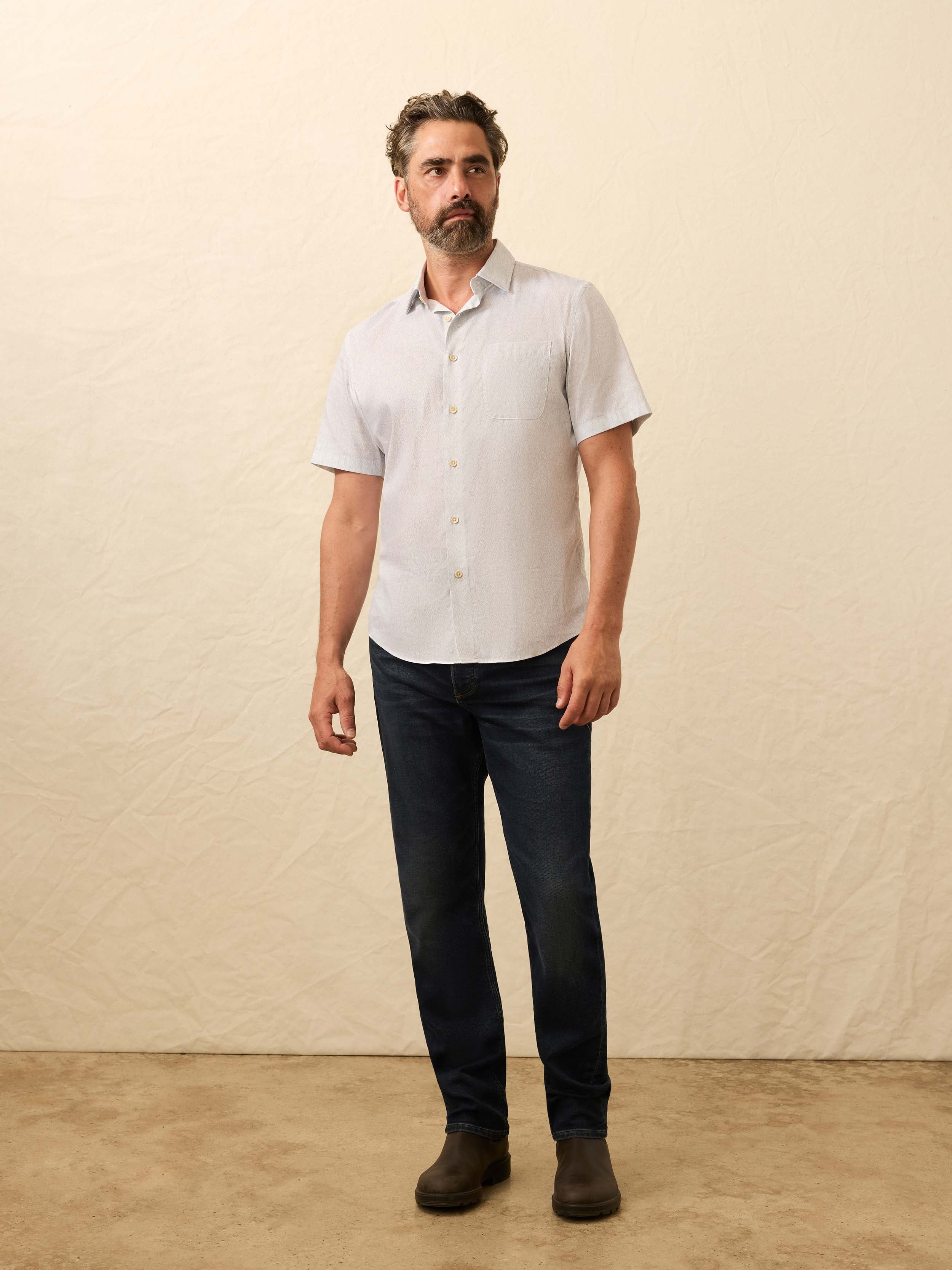 Short-Sleeve Movement™ Monterey Shirt - Ivory Sky Rainforest | Faherty Brand