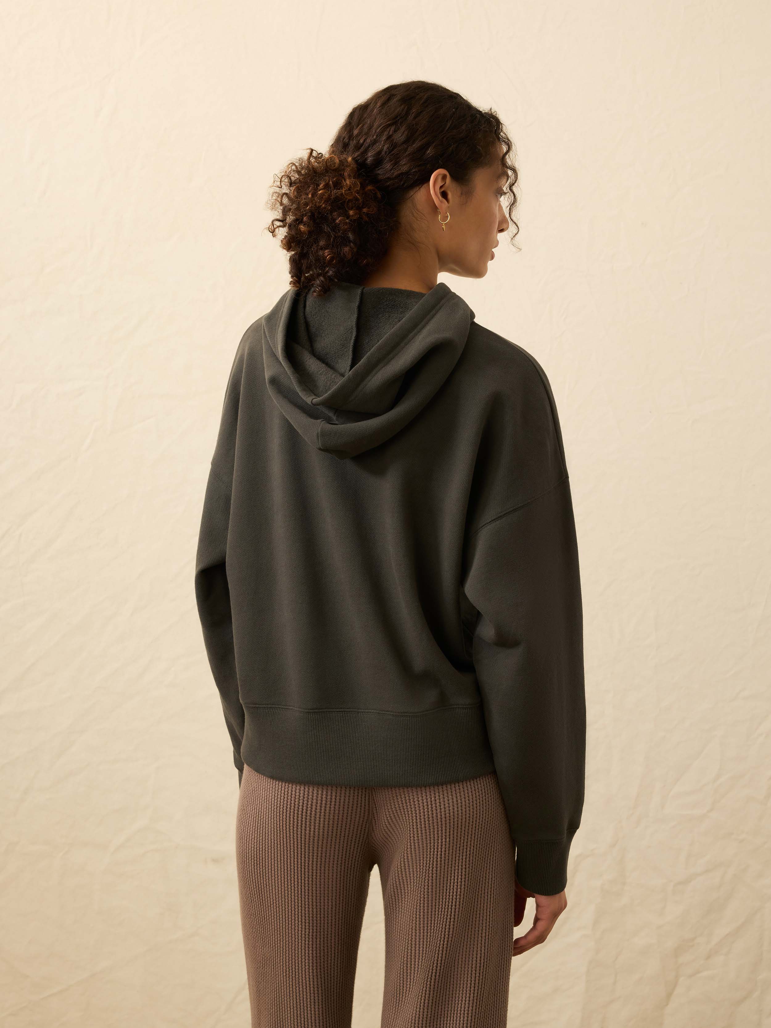 High Standard Fleece Hoodie - Mountain Black | Faherty Brand