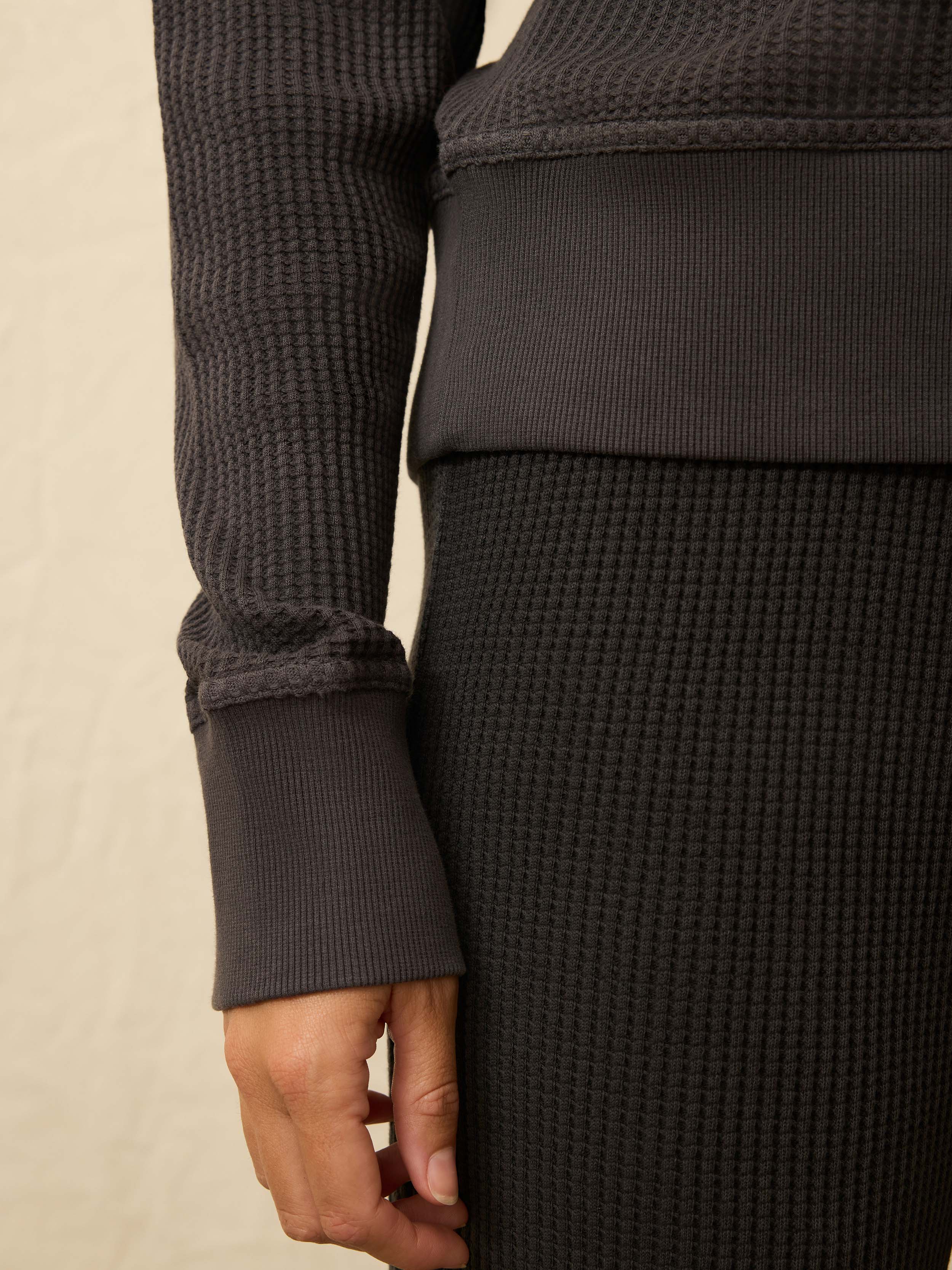 Apres Waffle Henley - Washed Black | Faherty Brand