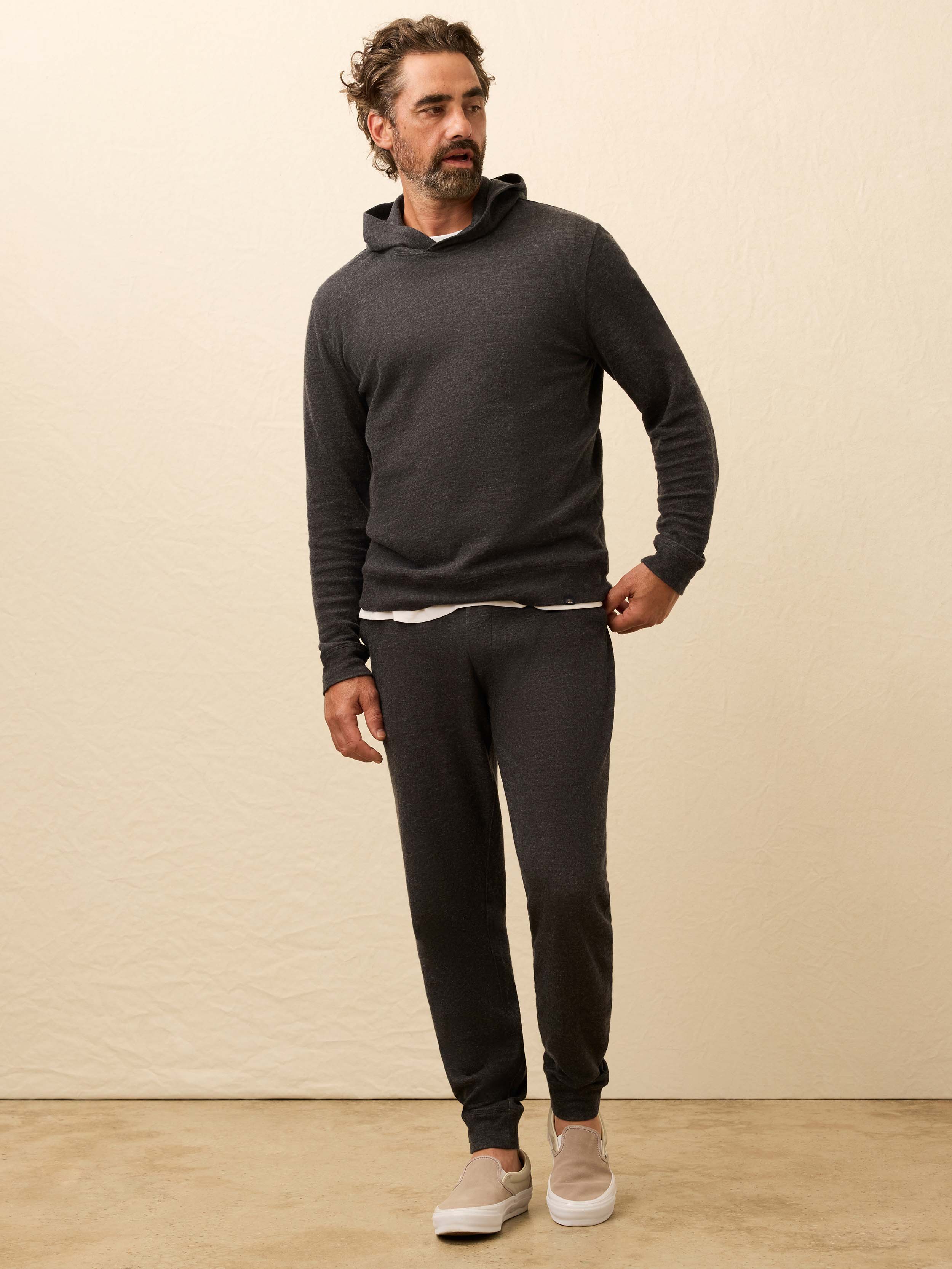 Aspen Lounge Cashmere Sweatpant - Coal Smoke Melange | Faherty Brand