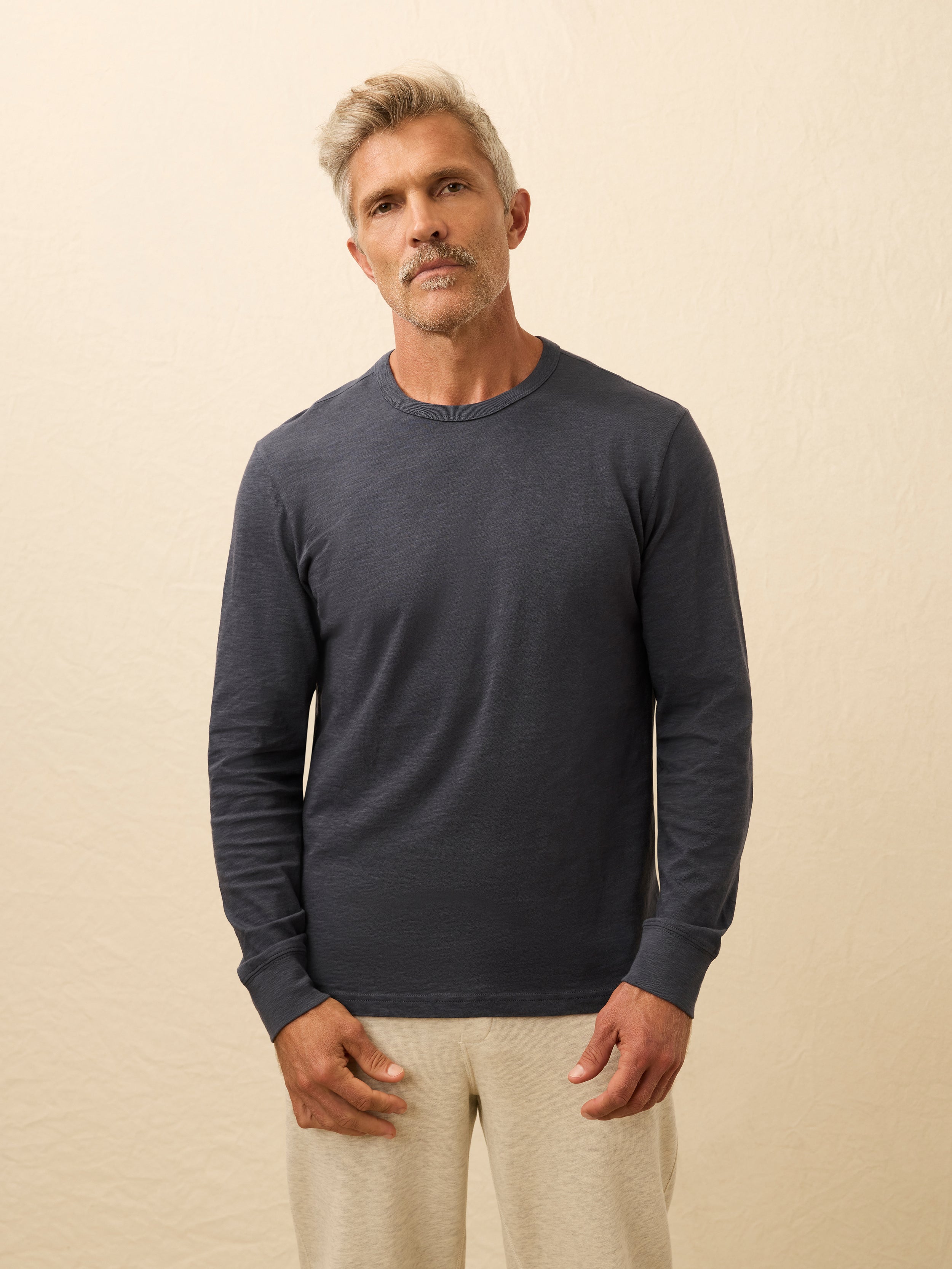 Long-Sleeve Sunwashed Tee - Dune Navy | Faherty Brand