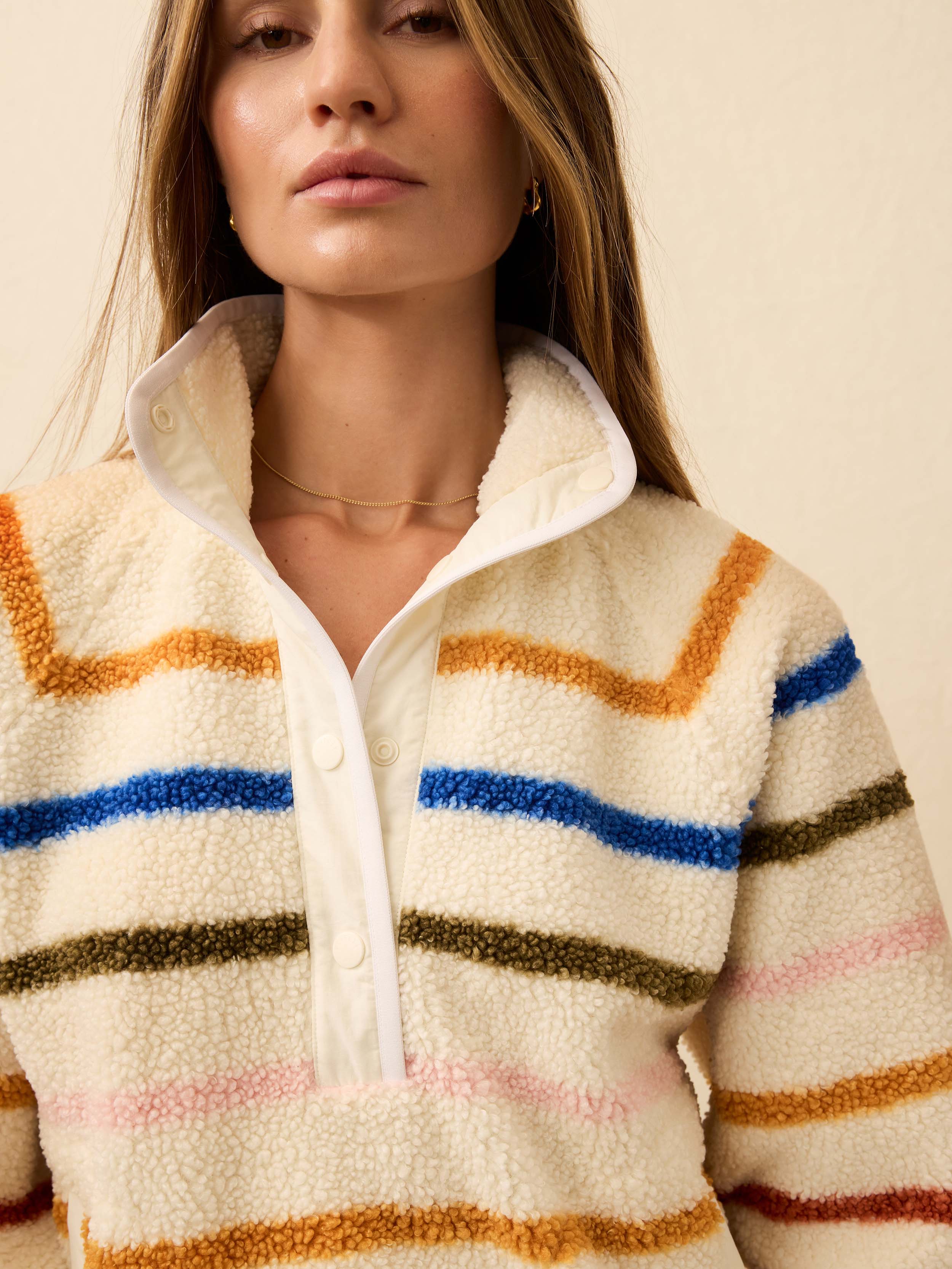 HO25 FAHERTY Womens WOH2527 DRE FiresideFleecePopover DreamFleeceStripe OM DETAIL1 1 Web 245b7339 fc1d 470d 8101 56212d30ba57