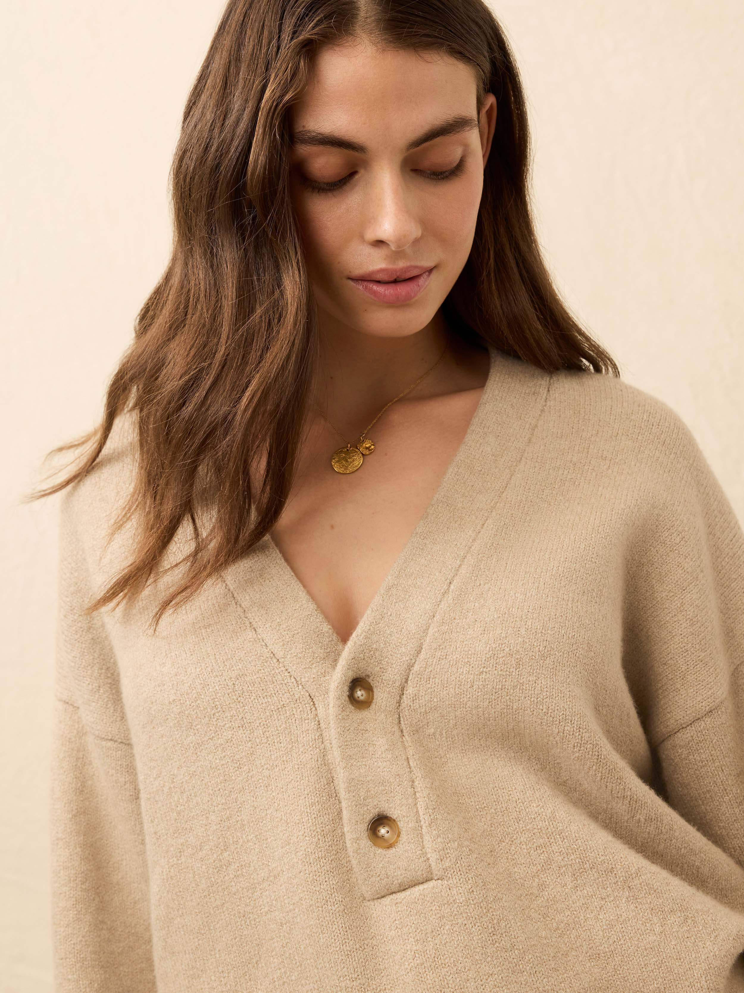 Jackson V Neck Popover - Oatmeal Heather | Faherty Brand
