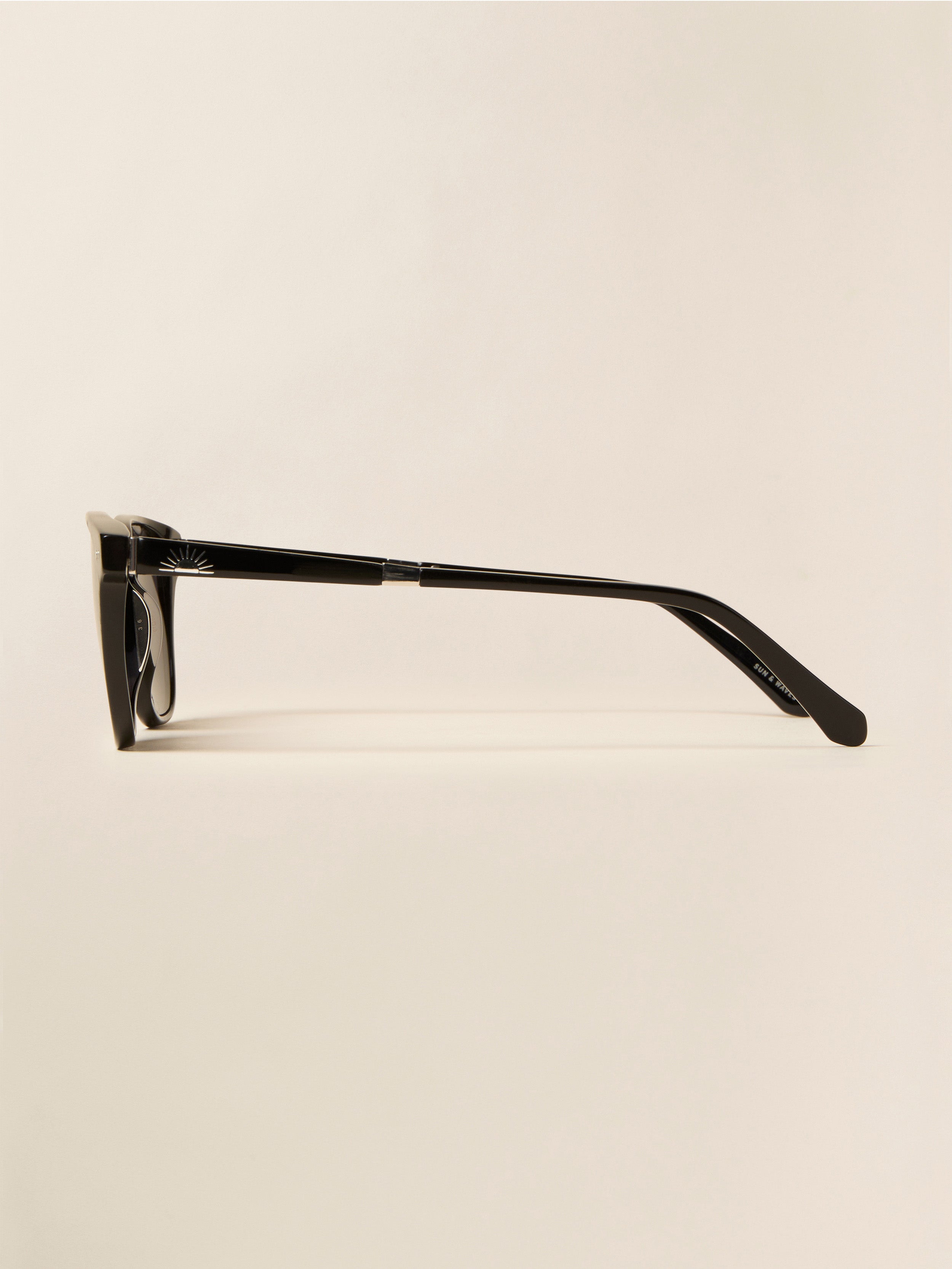 August Sunglasses - Black Solid Gray | Faherty Brand
