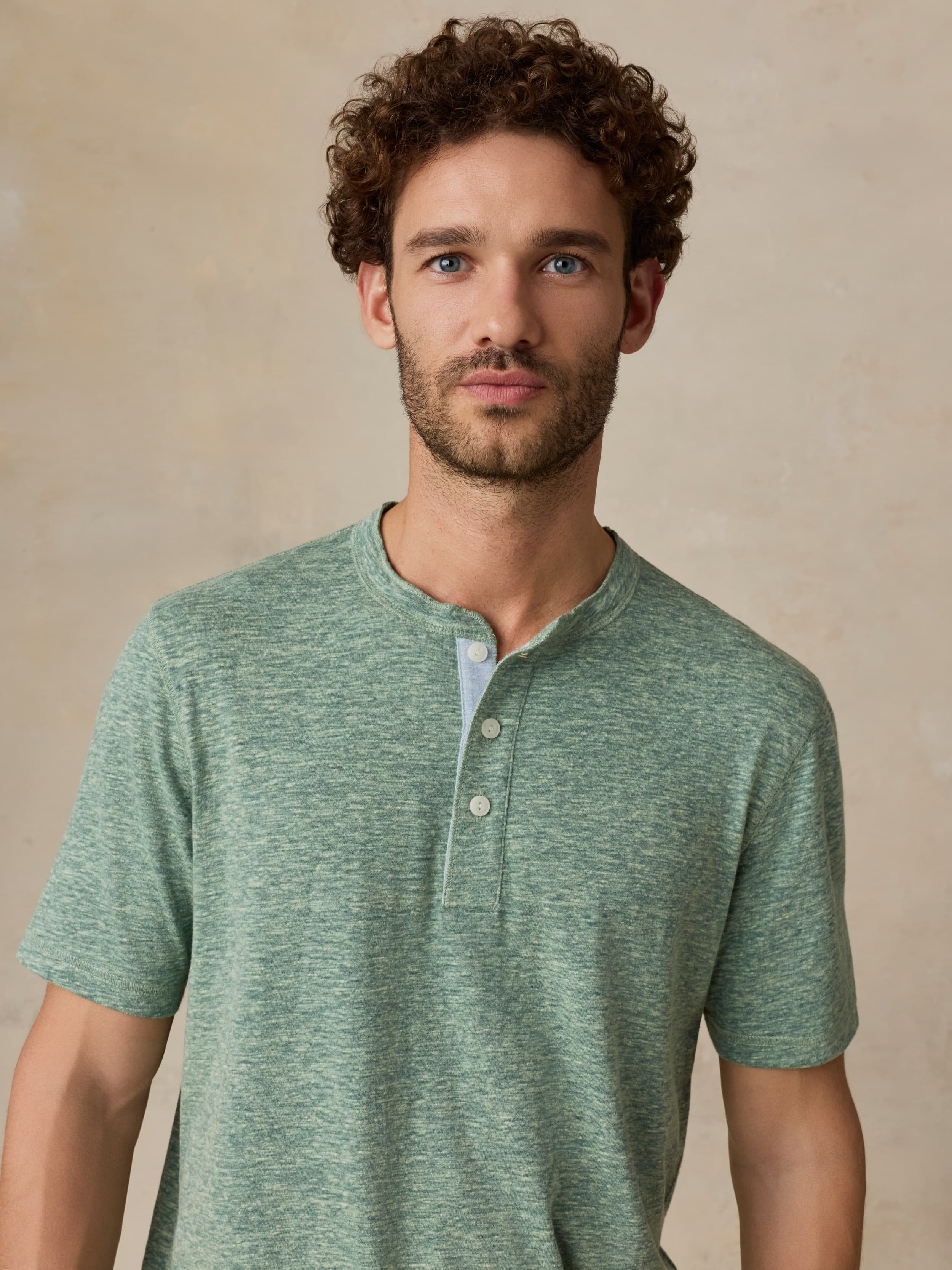 Short-Sleeve Breeze Henley - Woodsy Green Heather | Faherty Brand