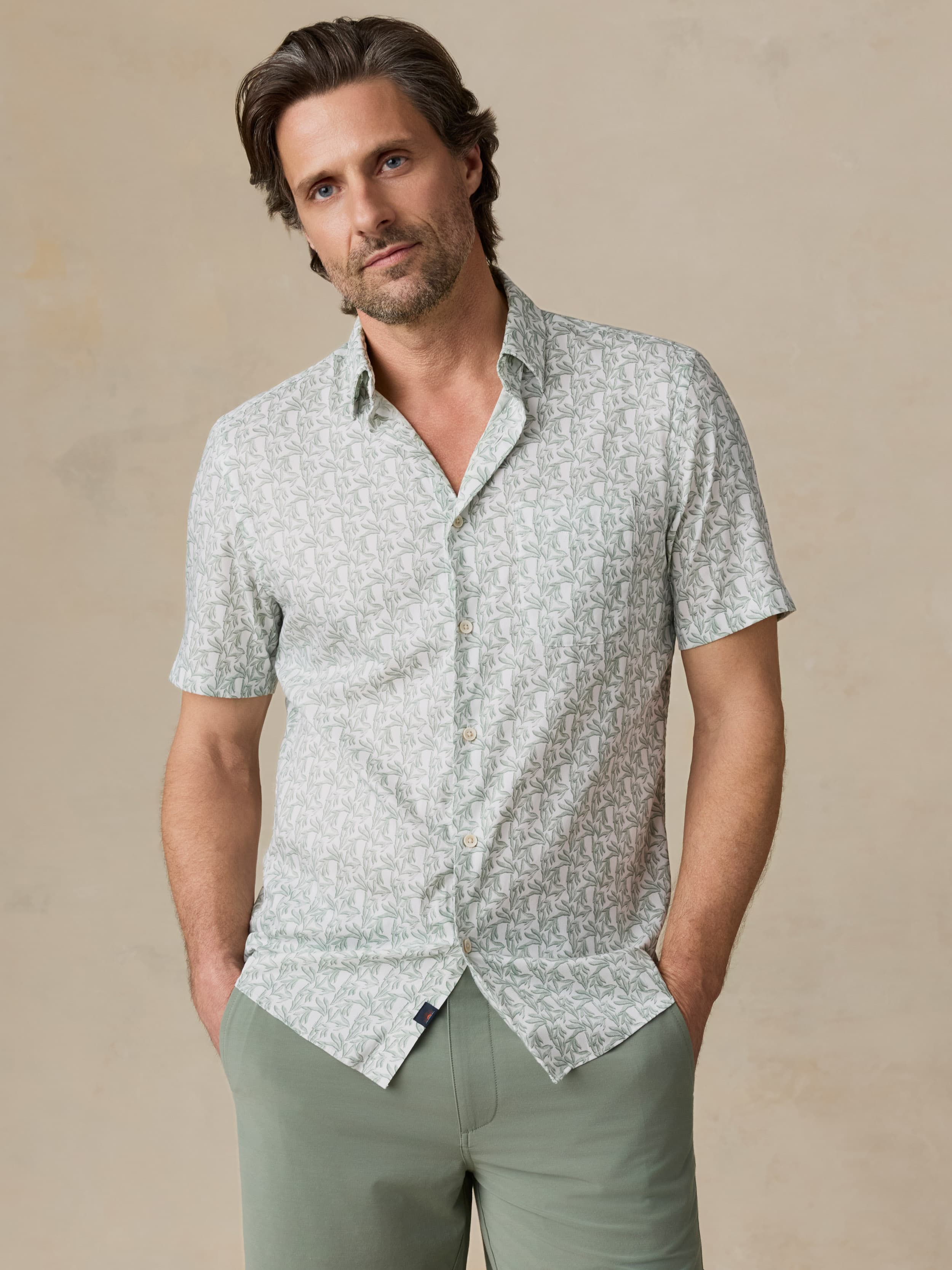 Short-Sleeve Movement™ Monterey Shirt - Aspen Green Leaf | Faherty Brand