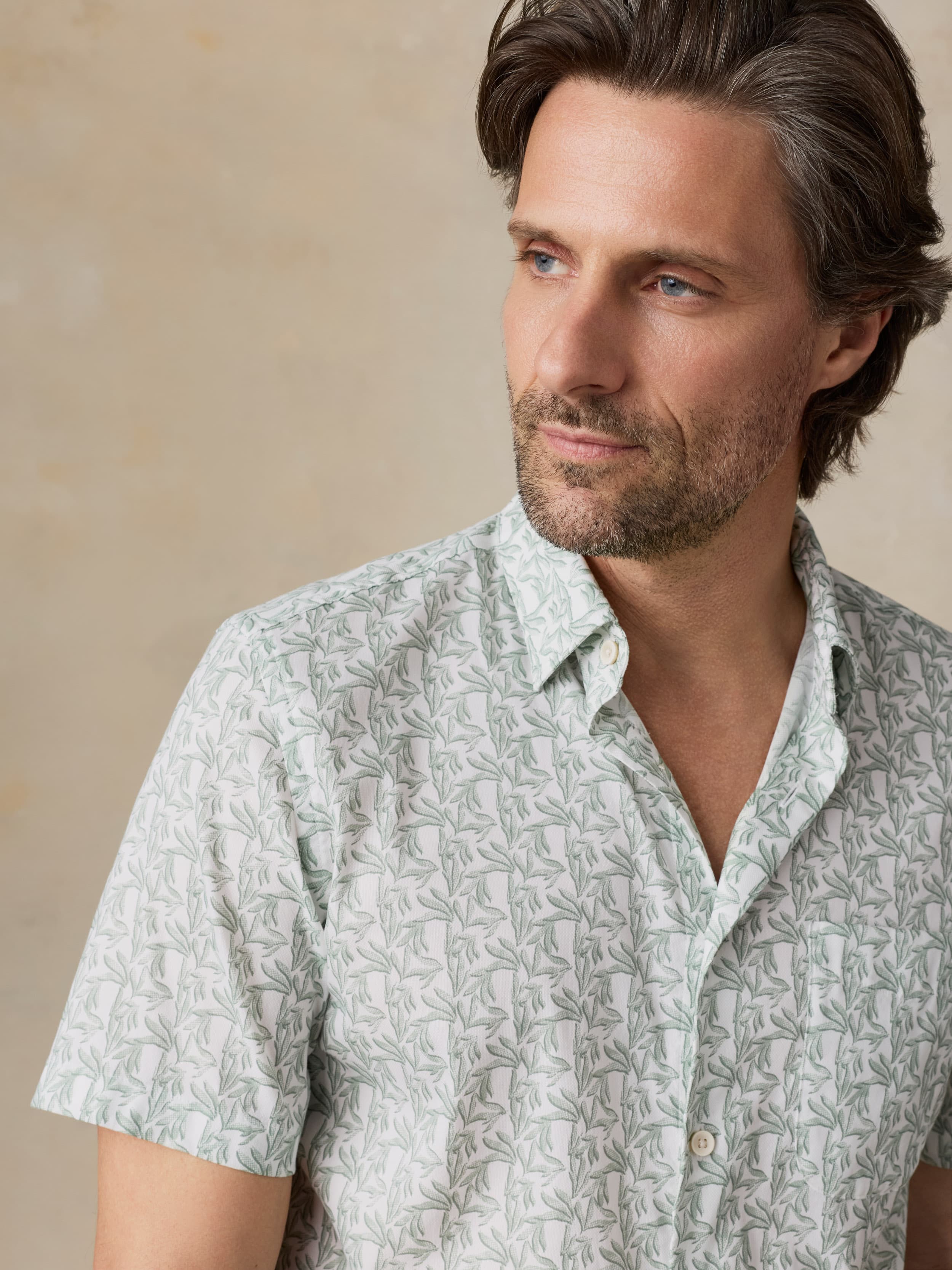 Short-Sleeve Movement™ Monterey Shirt - Aspen Green Leaf | Faherty Brand