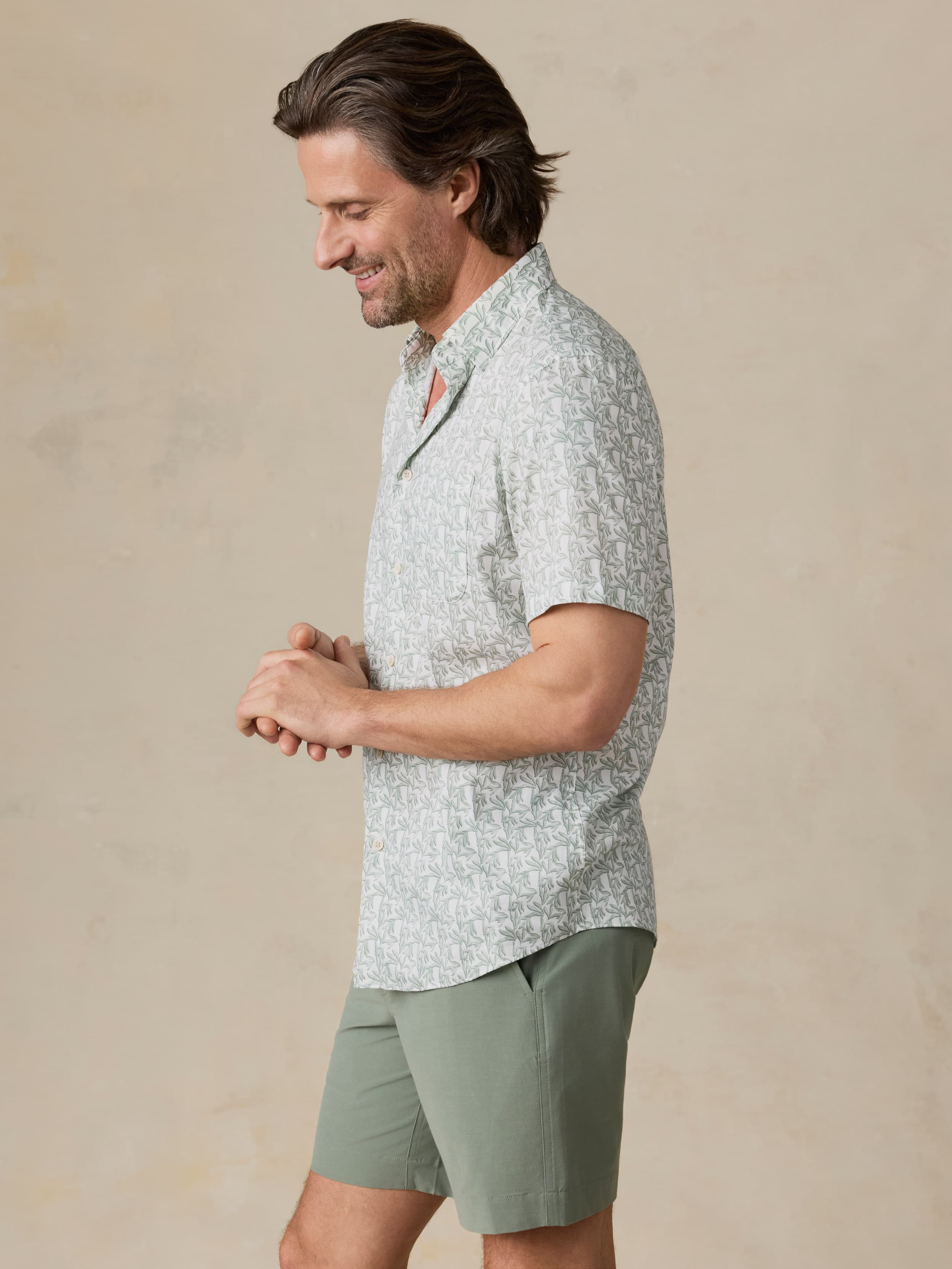 Short-Sleeve Movement™ Monterey Shirt - Aspen Green Leaf | Faherty Brand