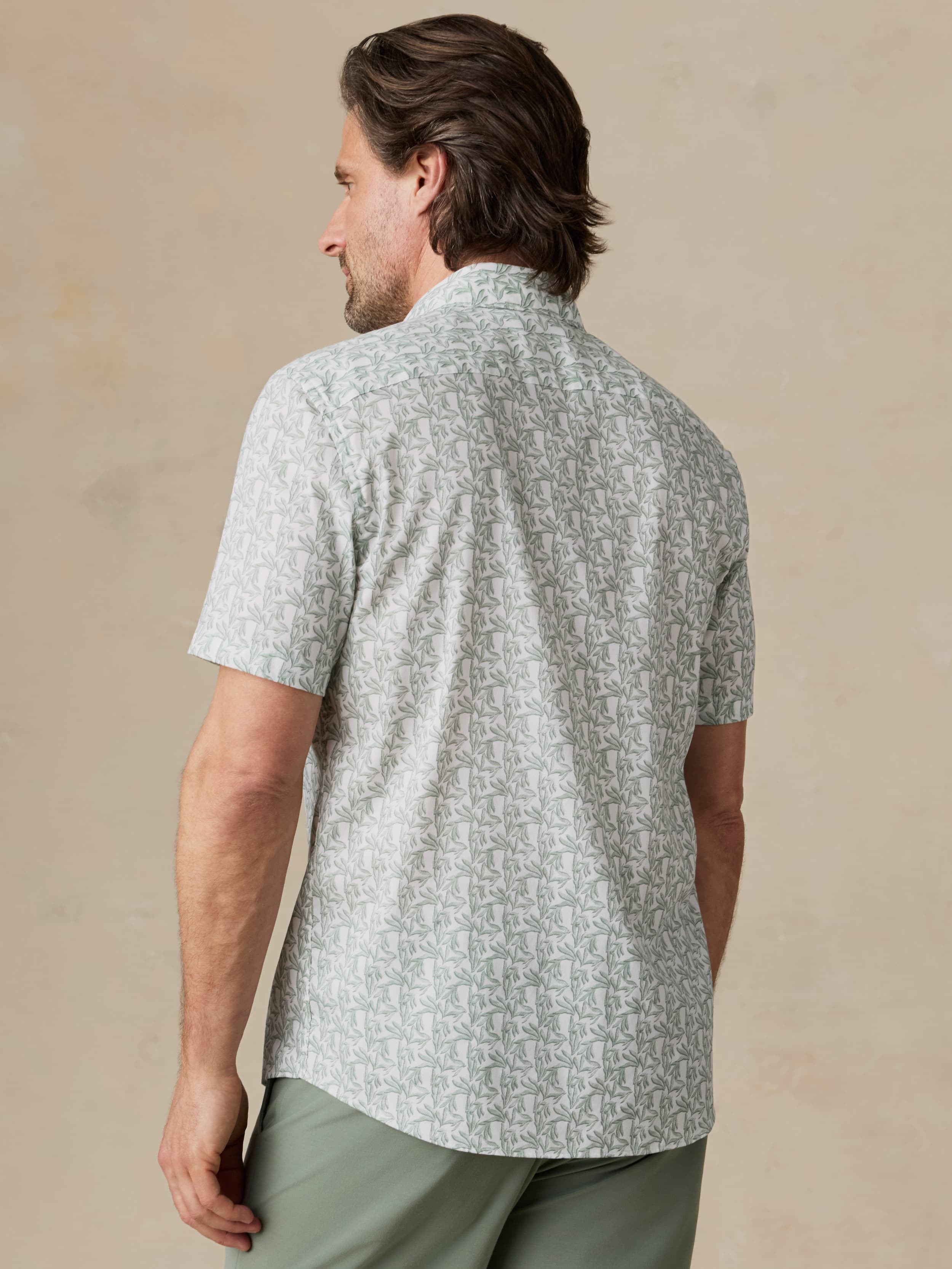 Short-Sleeve Movement™ Monterey Shirt - Aspen Green Leaf | Faherty Brand