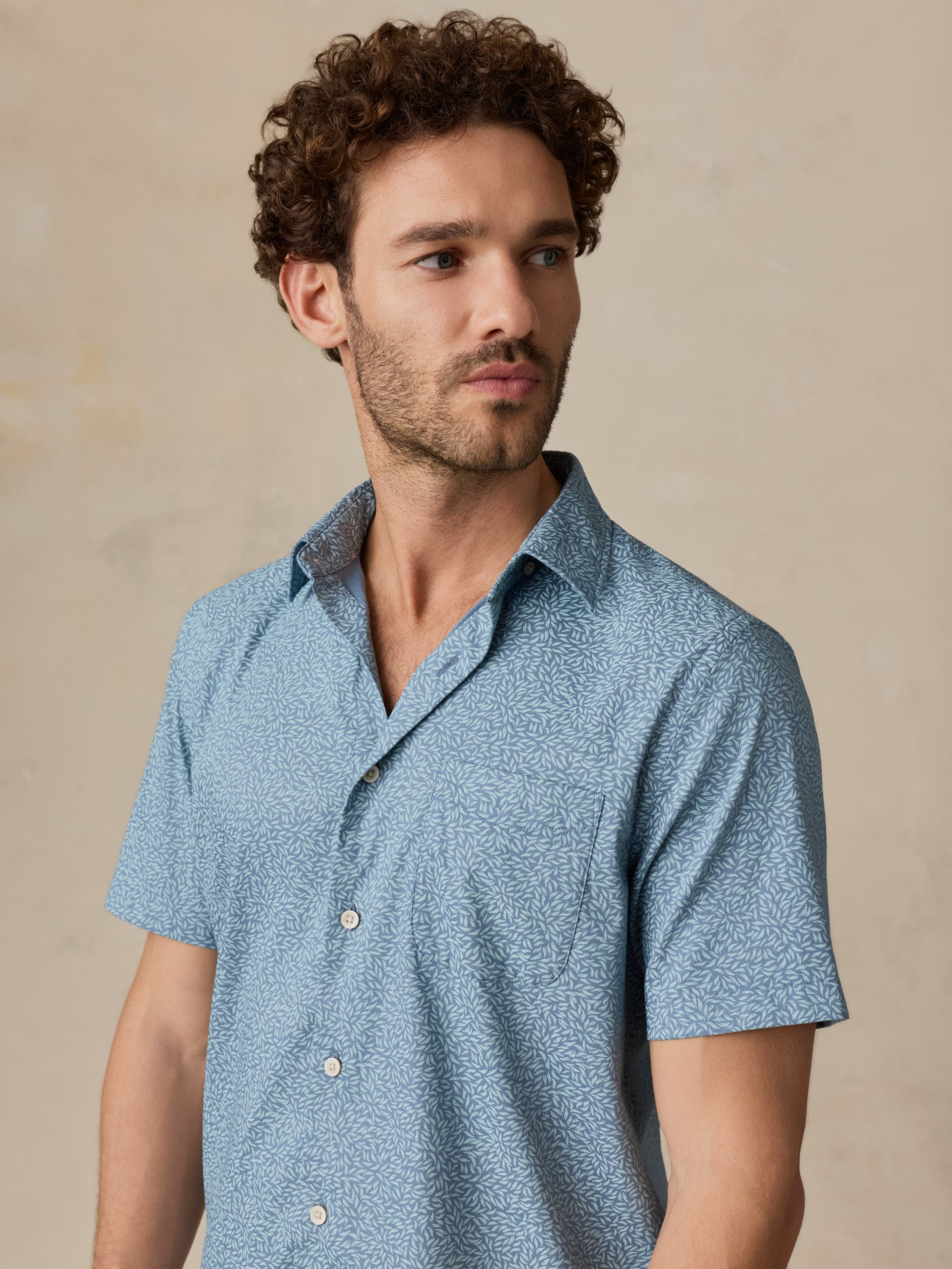 Short-Sleeve Movement™ Monterey Shirt - Teal Grove Foliage | Faherty Brand