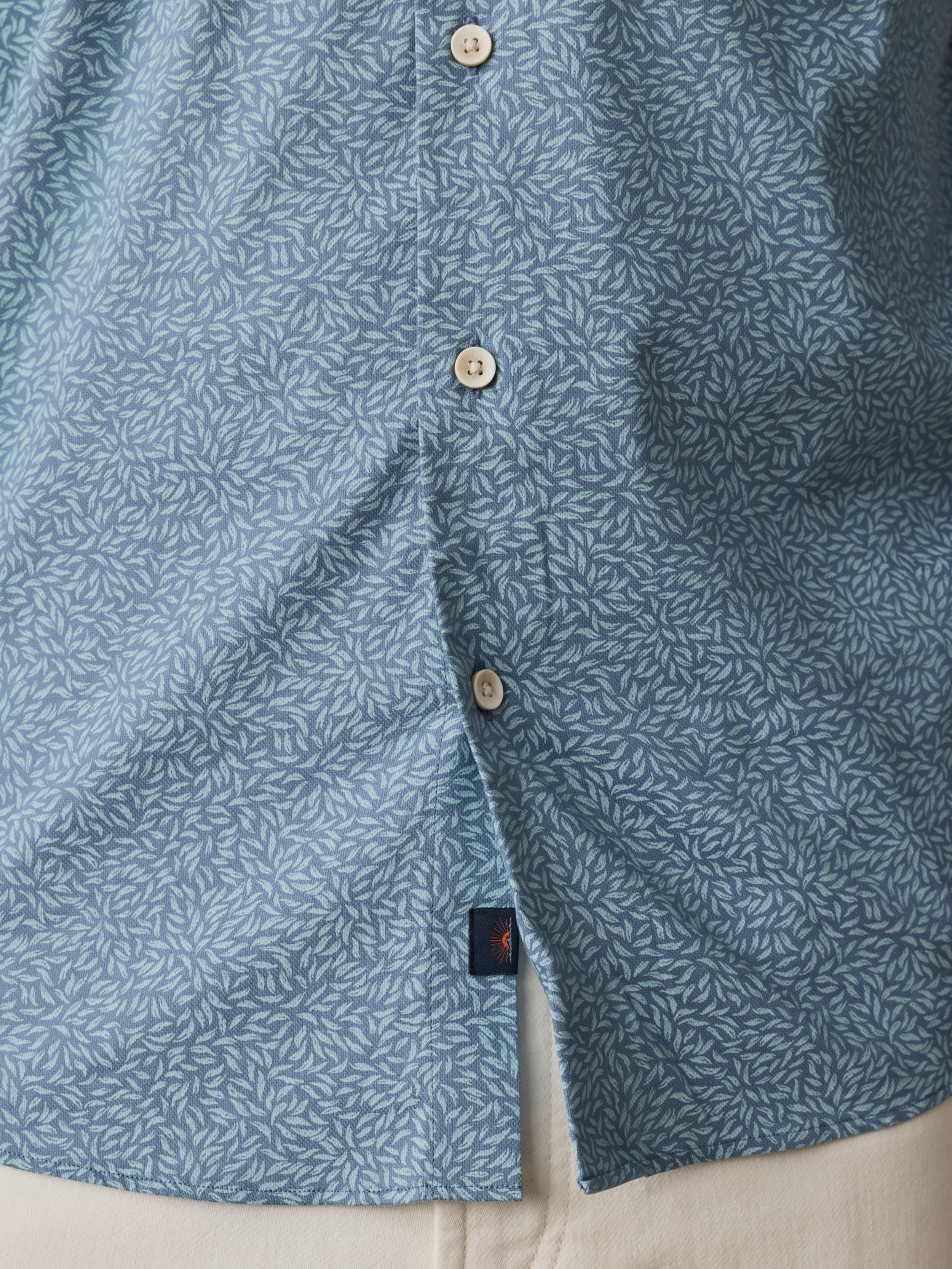 Short-Sleeve Movement™ Monterey Shirt - Teal Grove Foliage | Faherty Brand