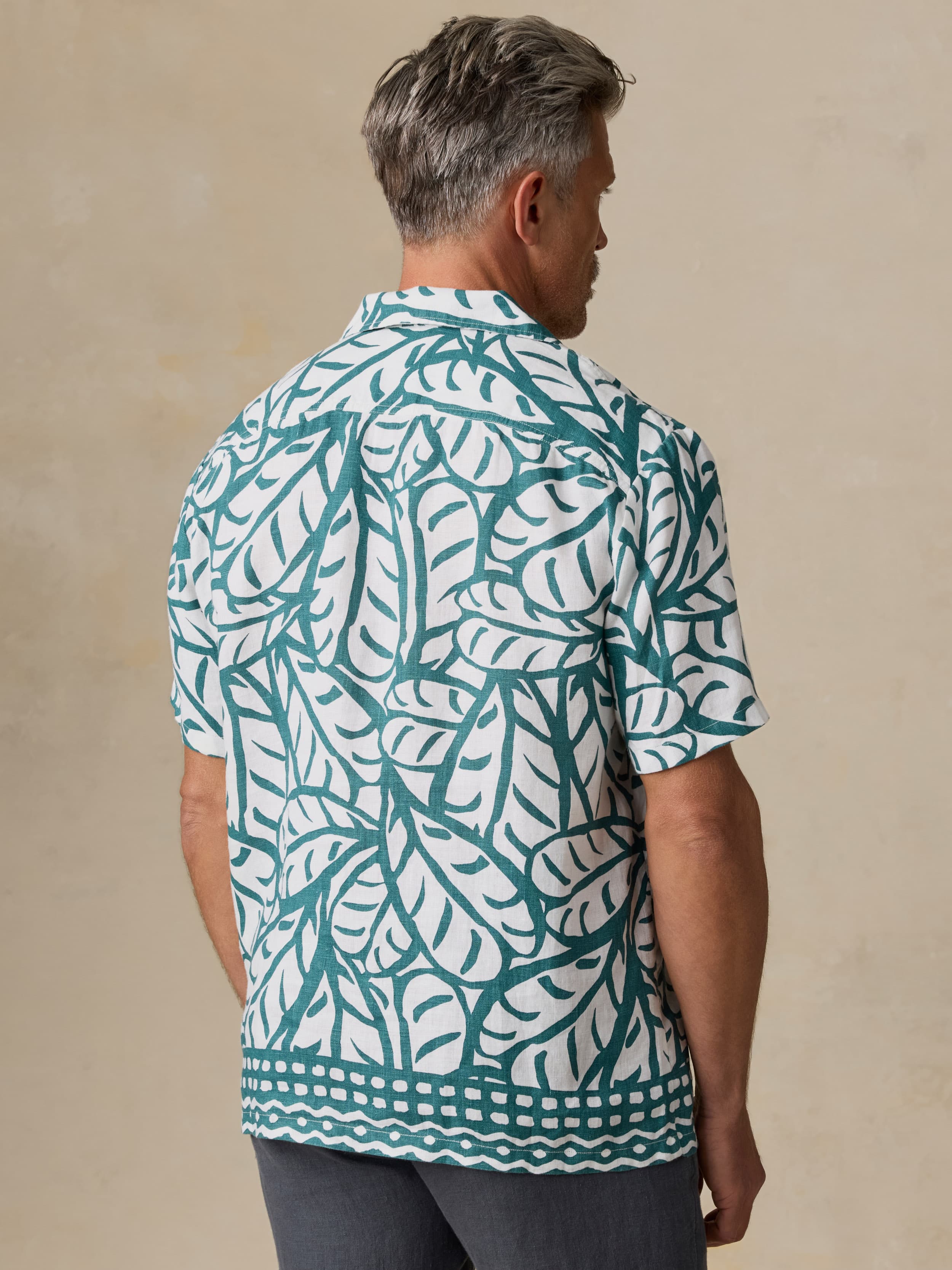 Short-Sleeve Linen Camp Shirt - Biscayne Leaves | Faherty Brand