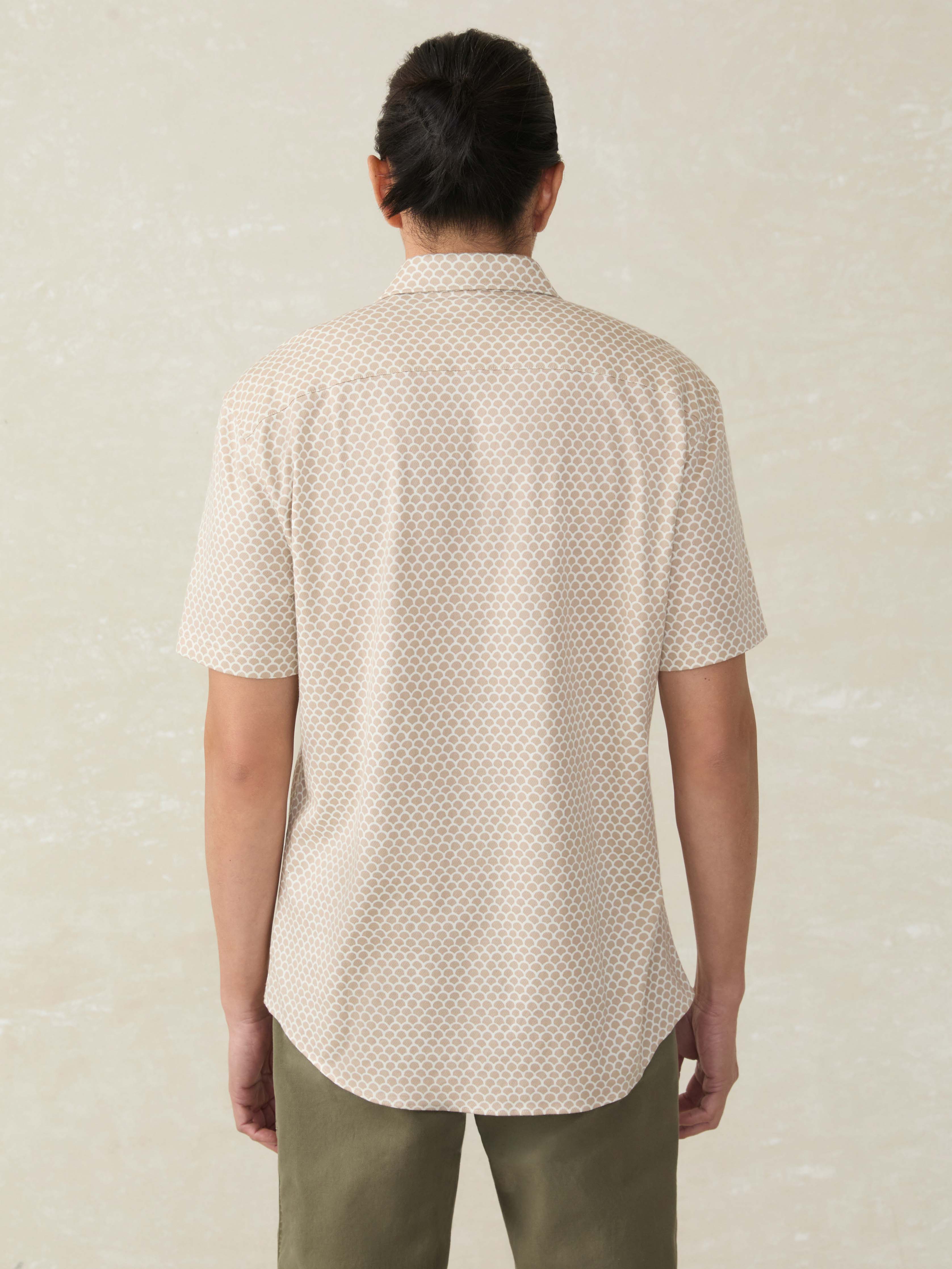 Short-Sleeve Hermosa Shirt - Island Sand Fishscale | Faherty Brand