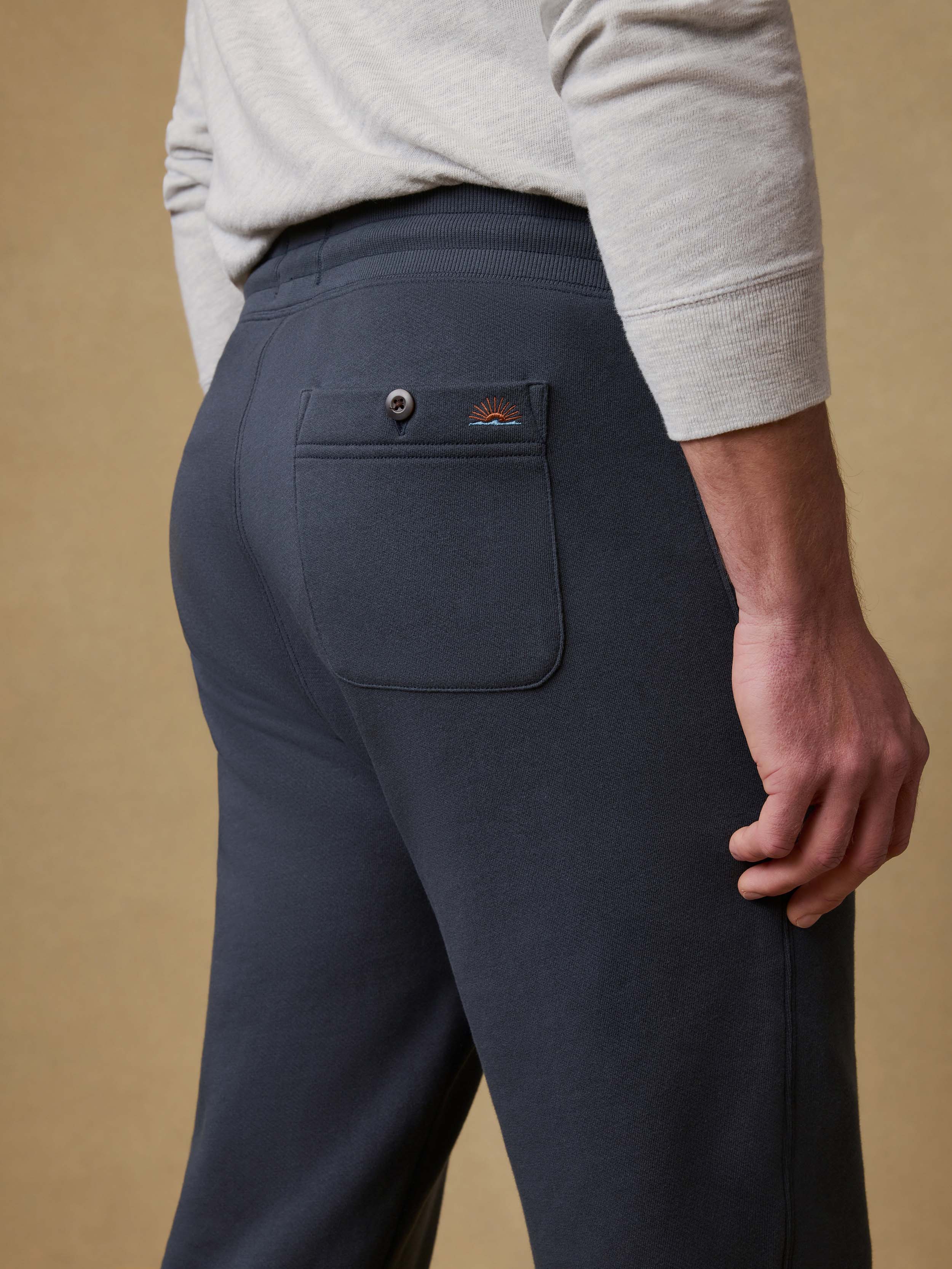 High Standard Fleece Sweatpant - Blue Nights | Faherty Brand