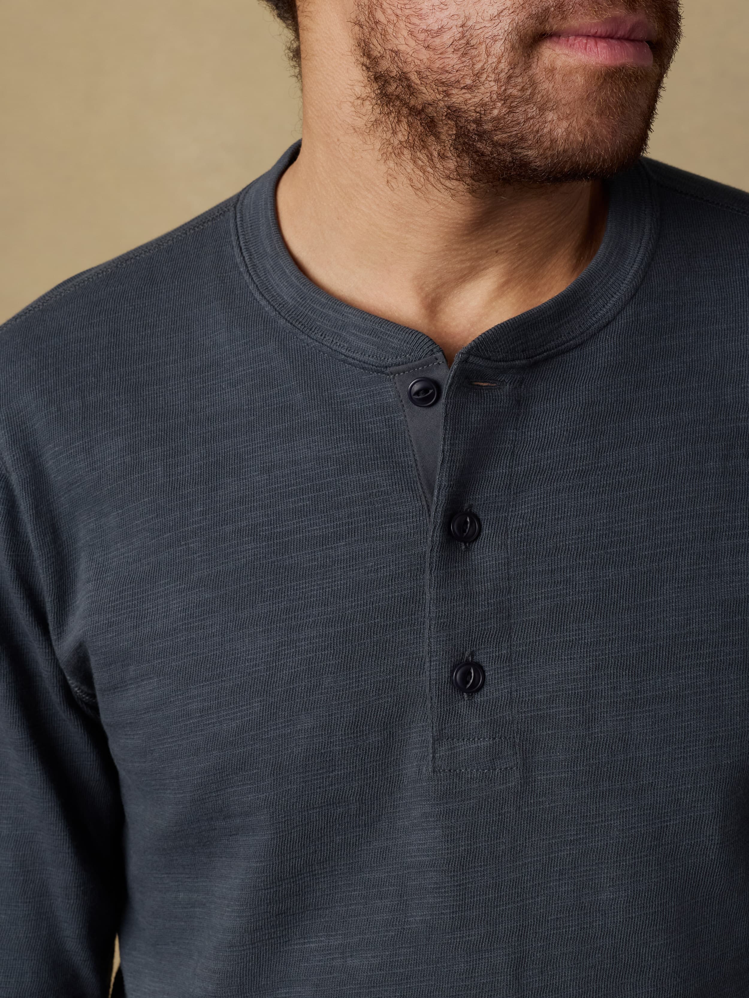 Sunwashed Organic Henley - Graphite | Faherty Brand