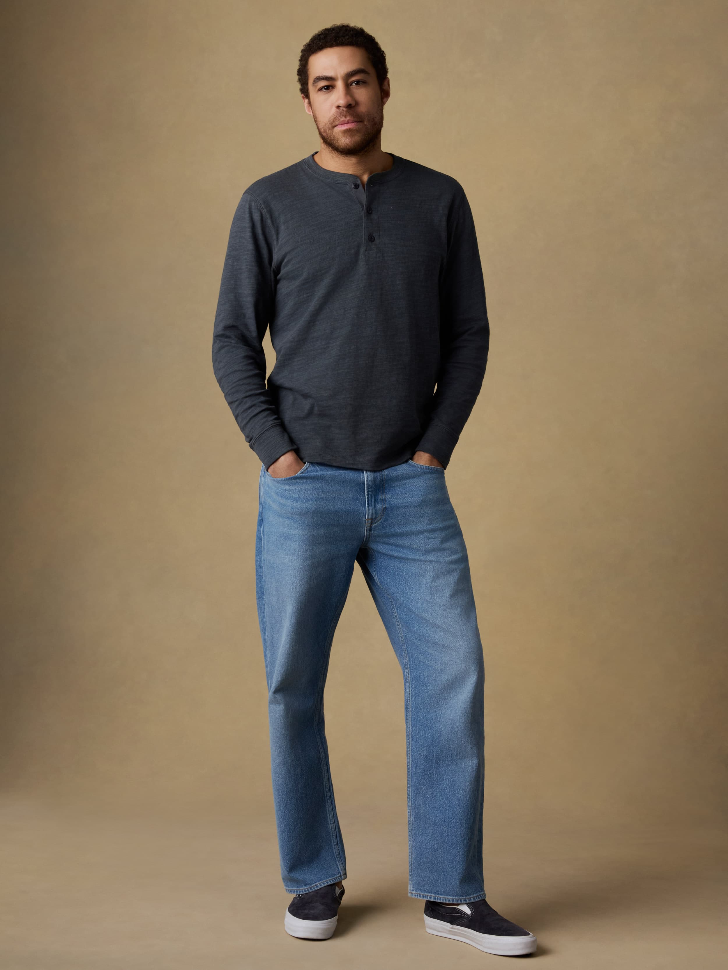 Sunwashed Organic Henley - Graphite | Faherty Brand