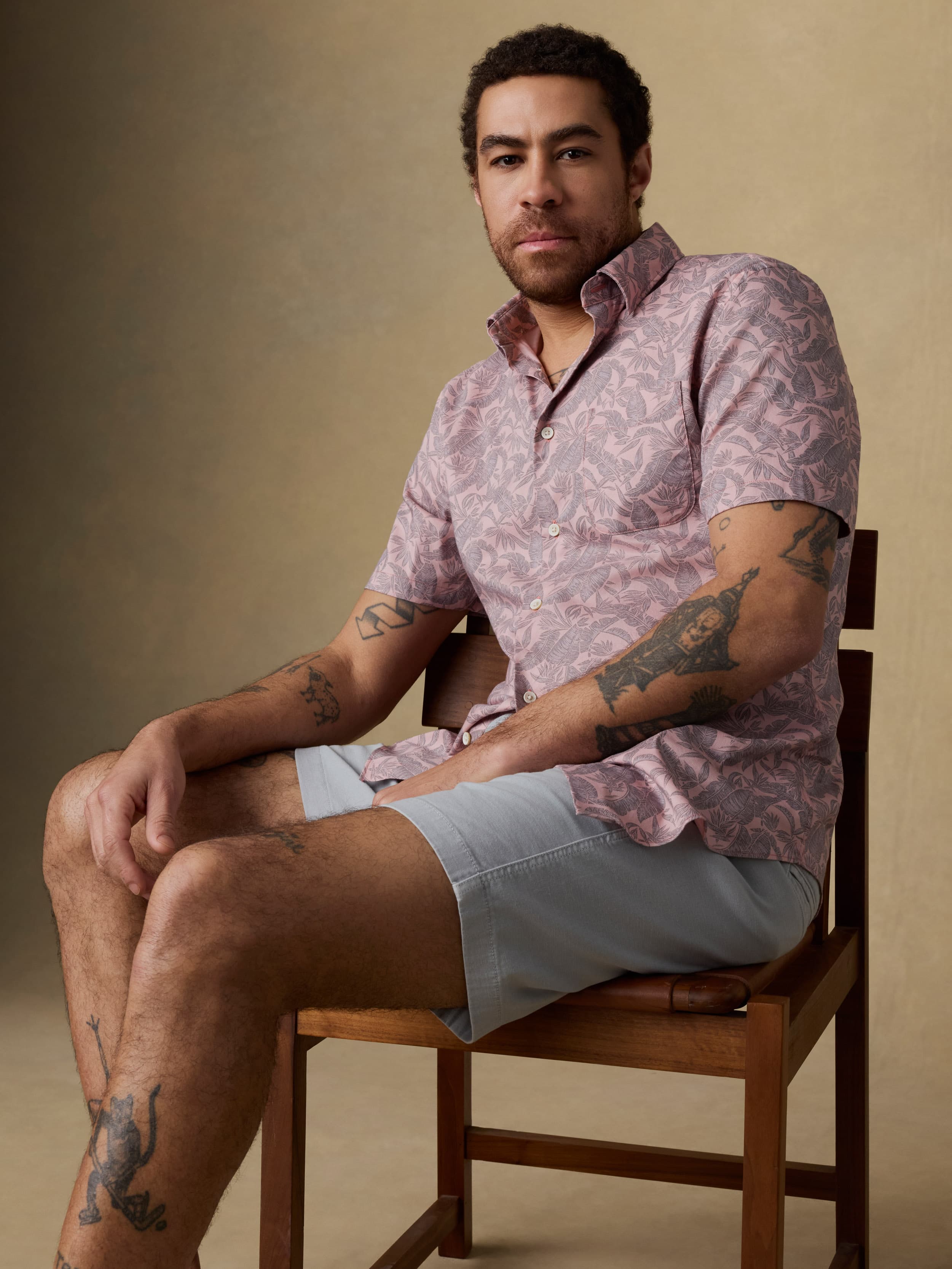Short-Sleeve Movement™ Monterey Shirt - Mauve Tropic Foliage | Faherty Brand