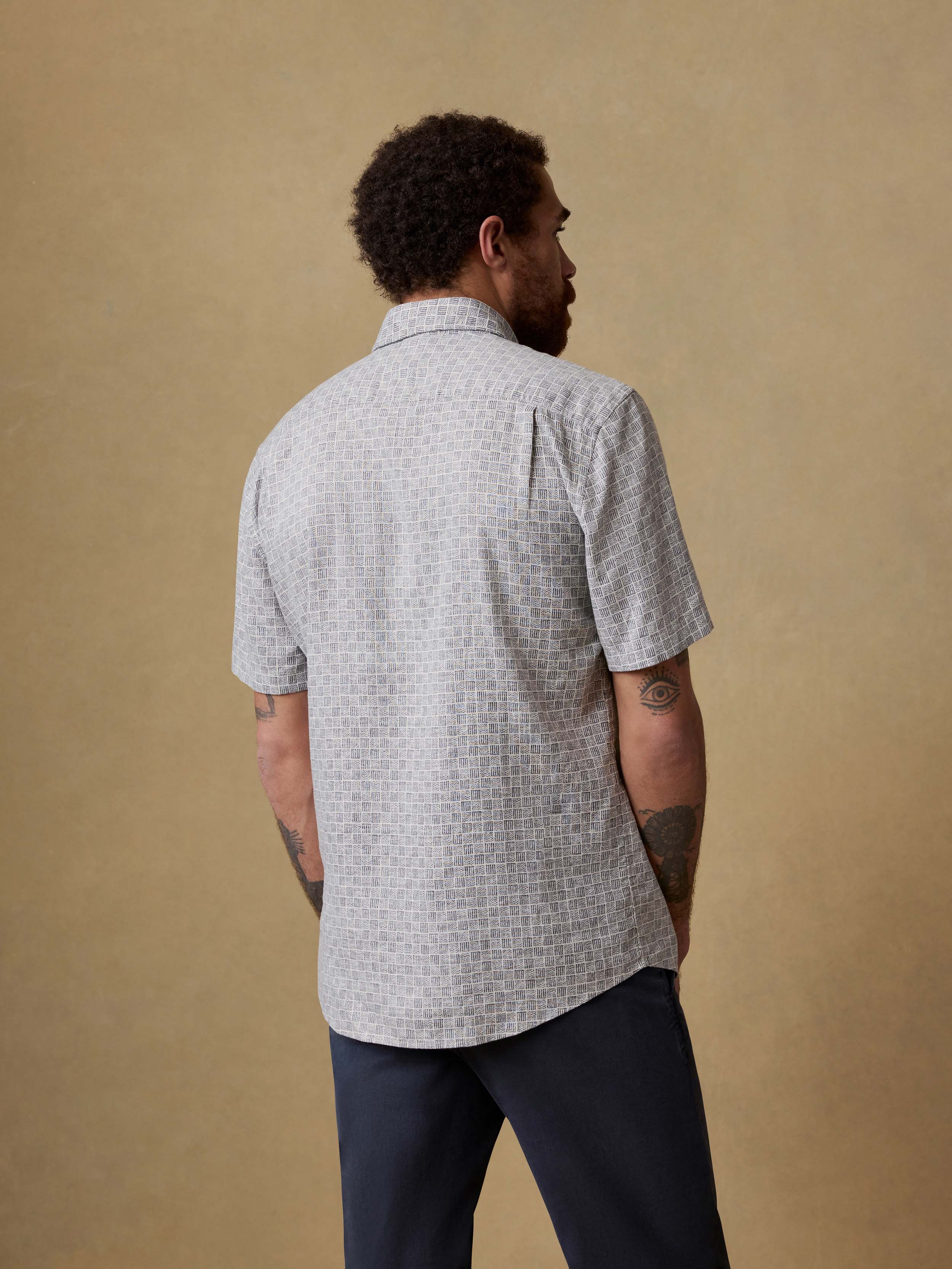 Short-Sleeve Breeze Shirt - Graphite Shell Bricks | Faherty Brand