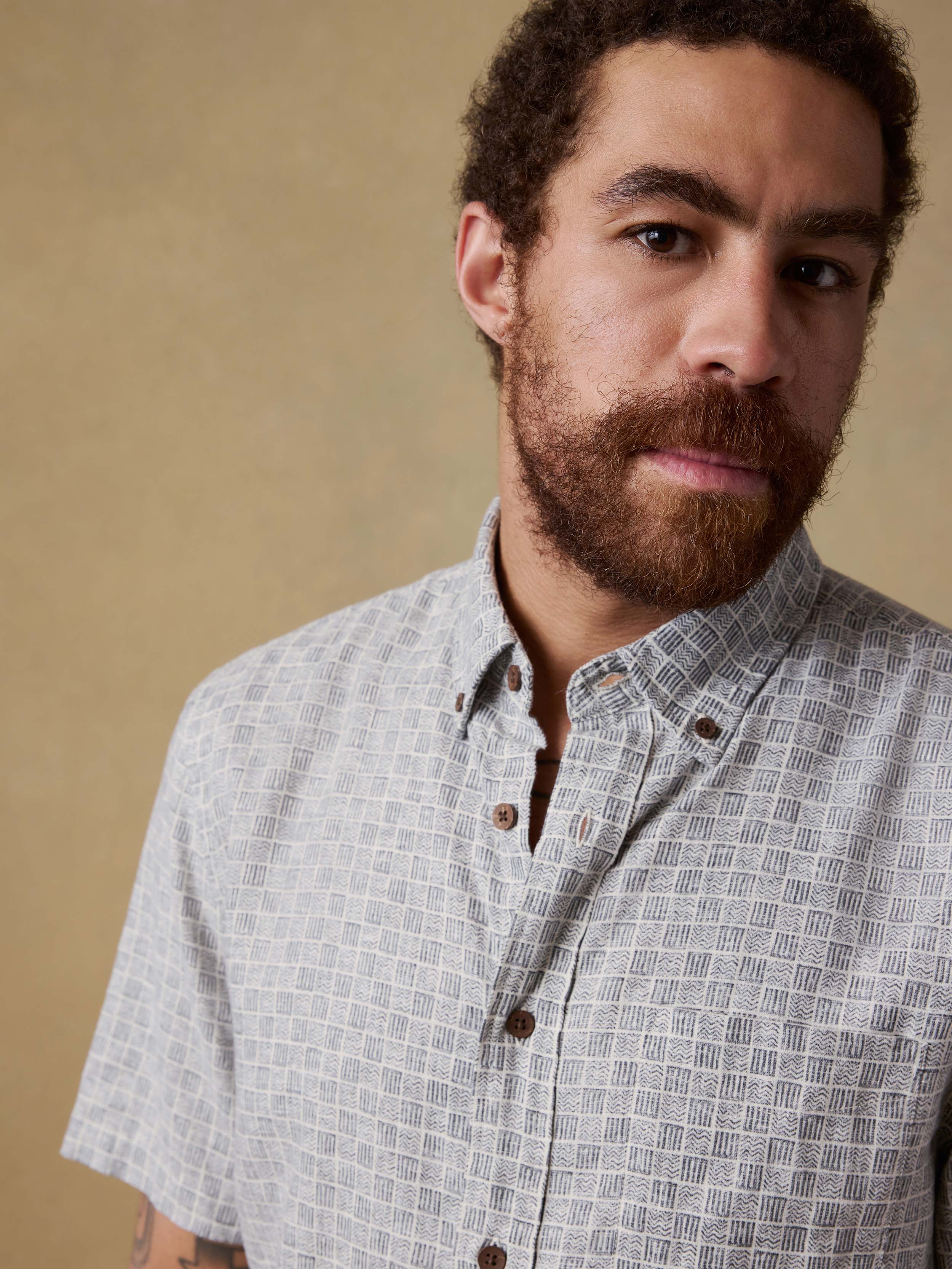 Short-Sleeve Breeze Shirt - Graphite Shell Bricks | Faherty Brand