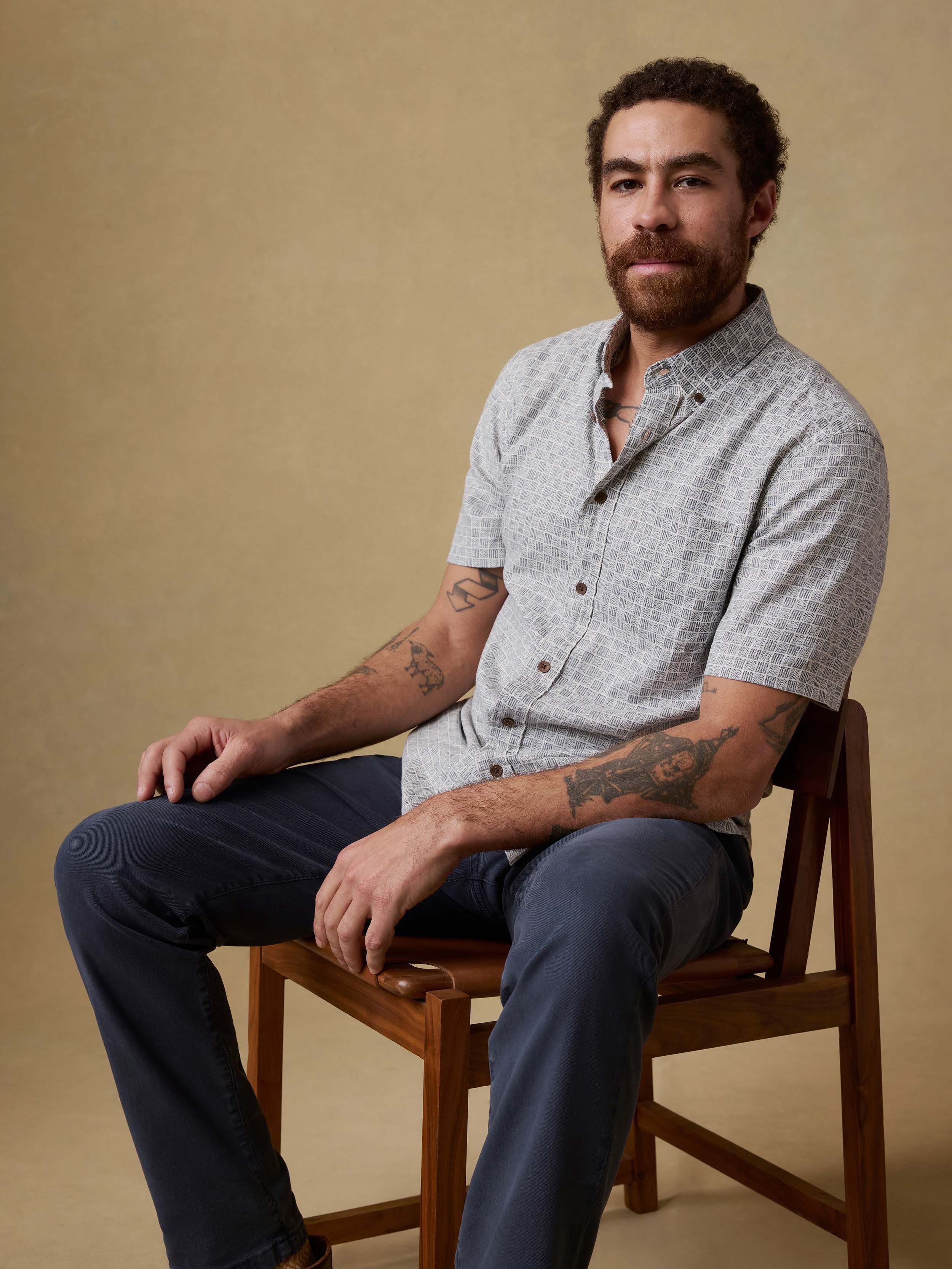 Short-Sleeve Breeze Shirt - Graphite Shell Bricks | Faherty Brand