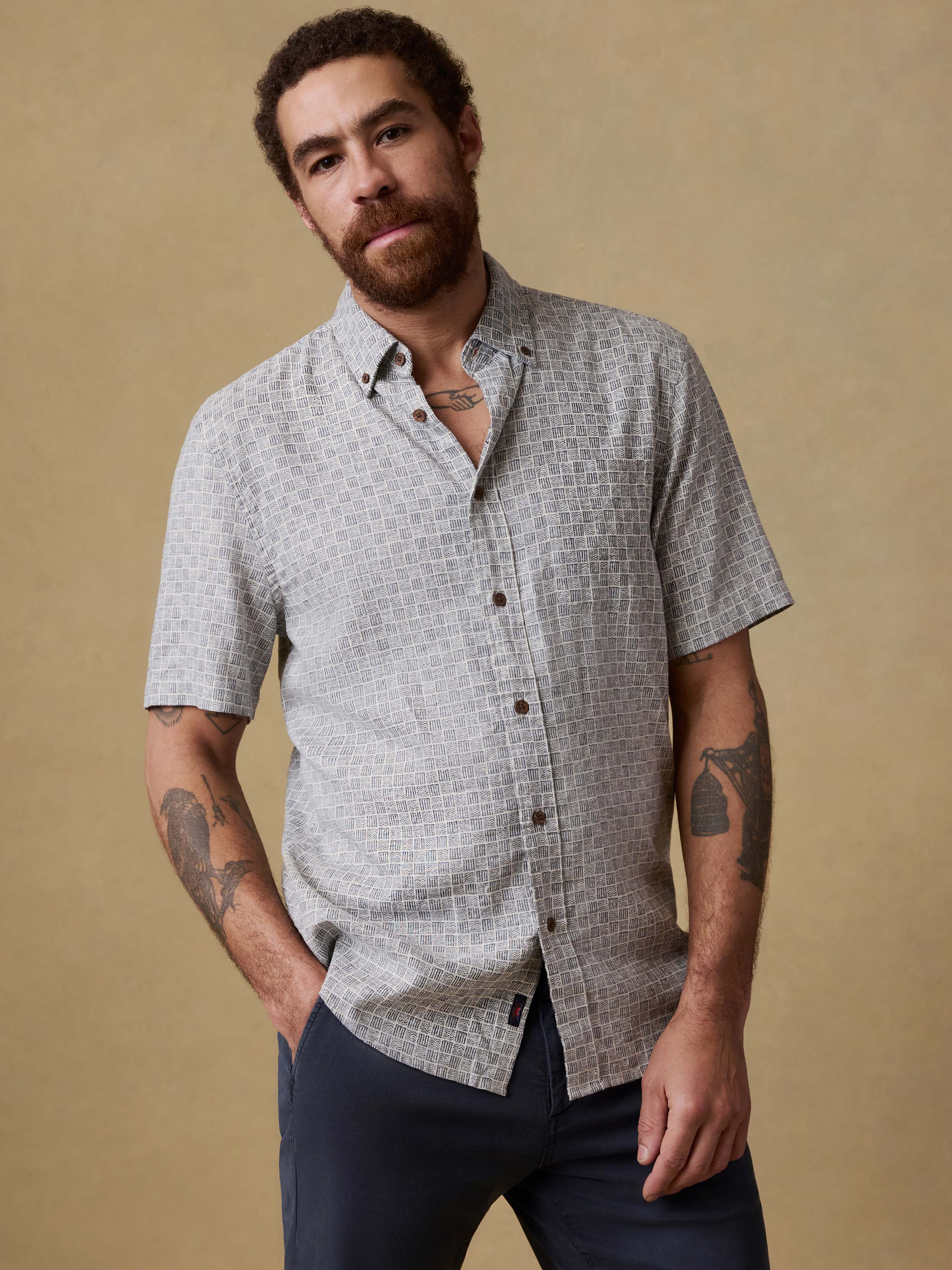 Short-Sleeve Breeze Shirt - Graphite Shell Bricks | Faherty Brand