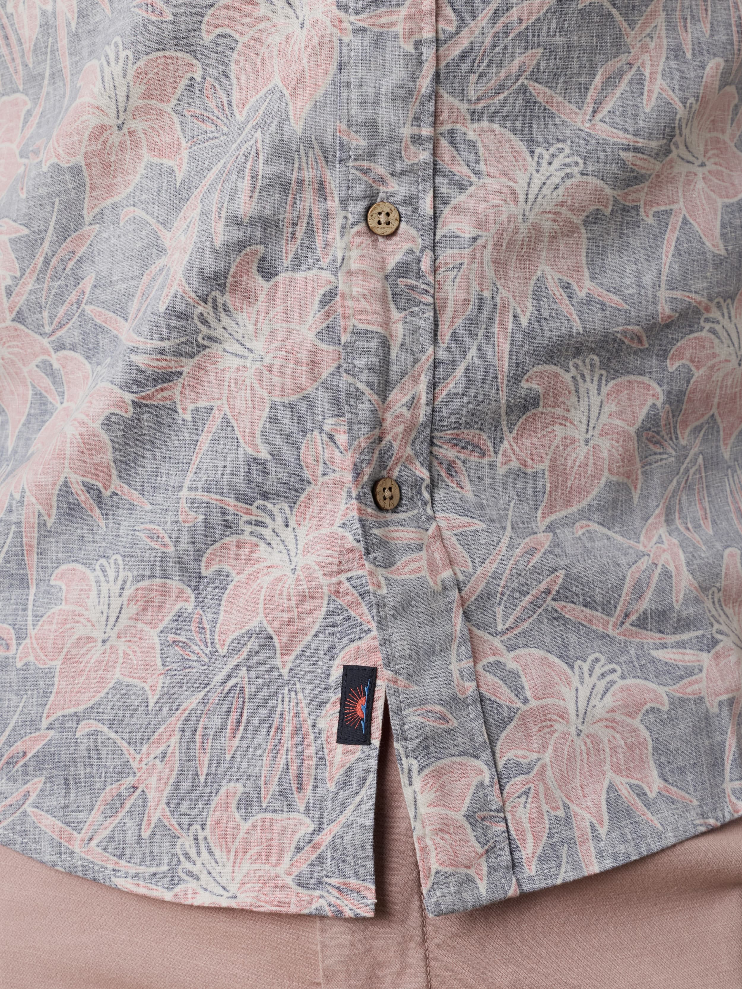Short-Sleeve Breeze Shirt - Navy Red Lotus | Faherty Brand