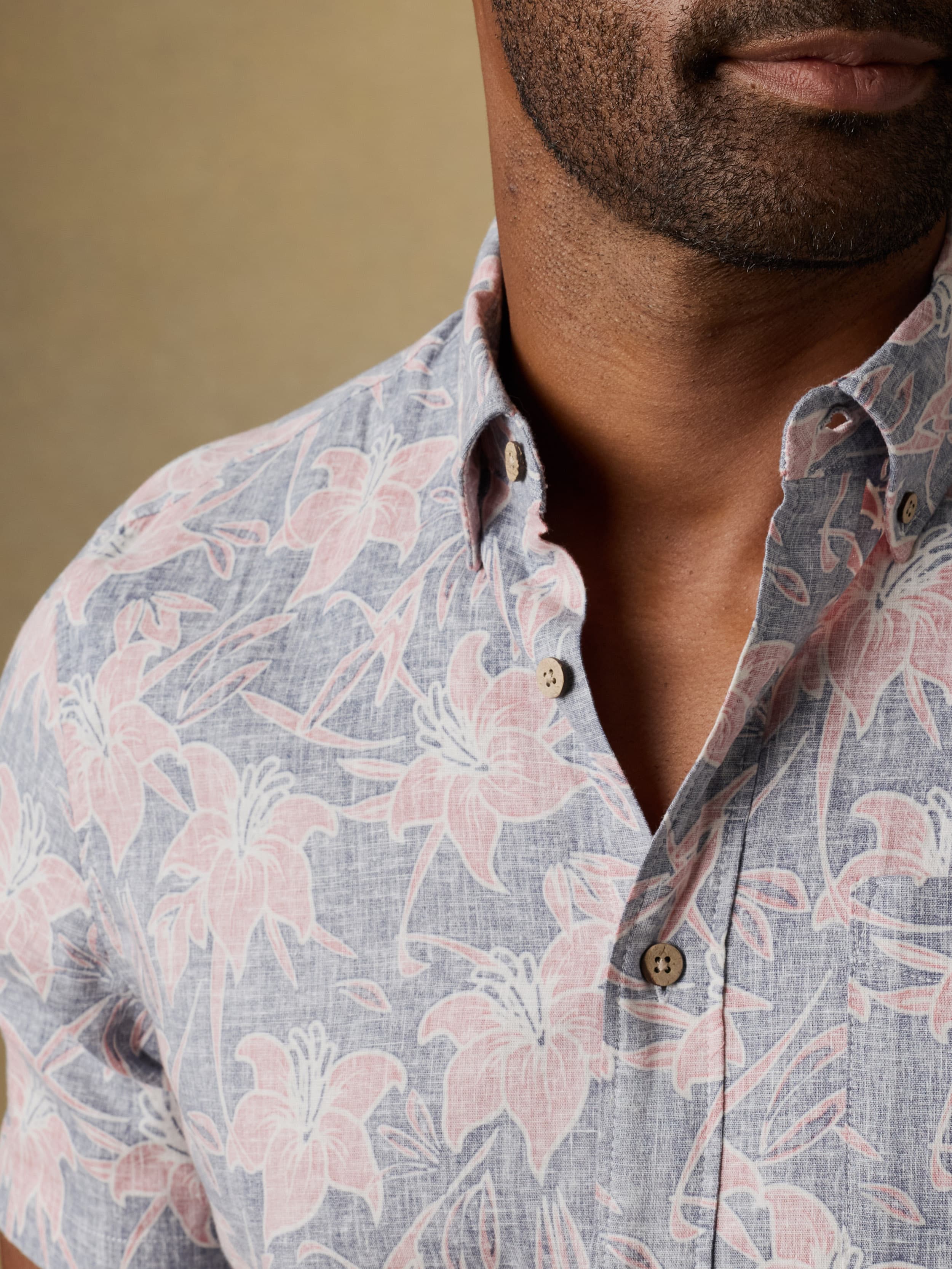 Short-Sleeve Breeze Shirt - Navy Red Lotus | Faherty Brand