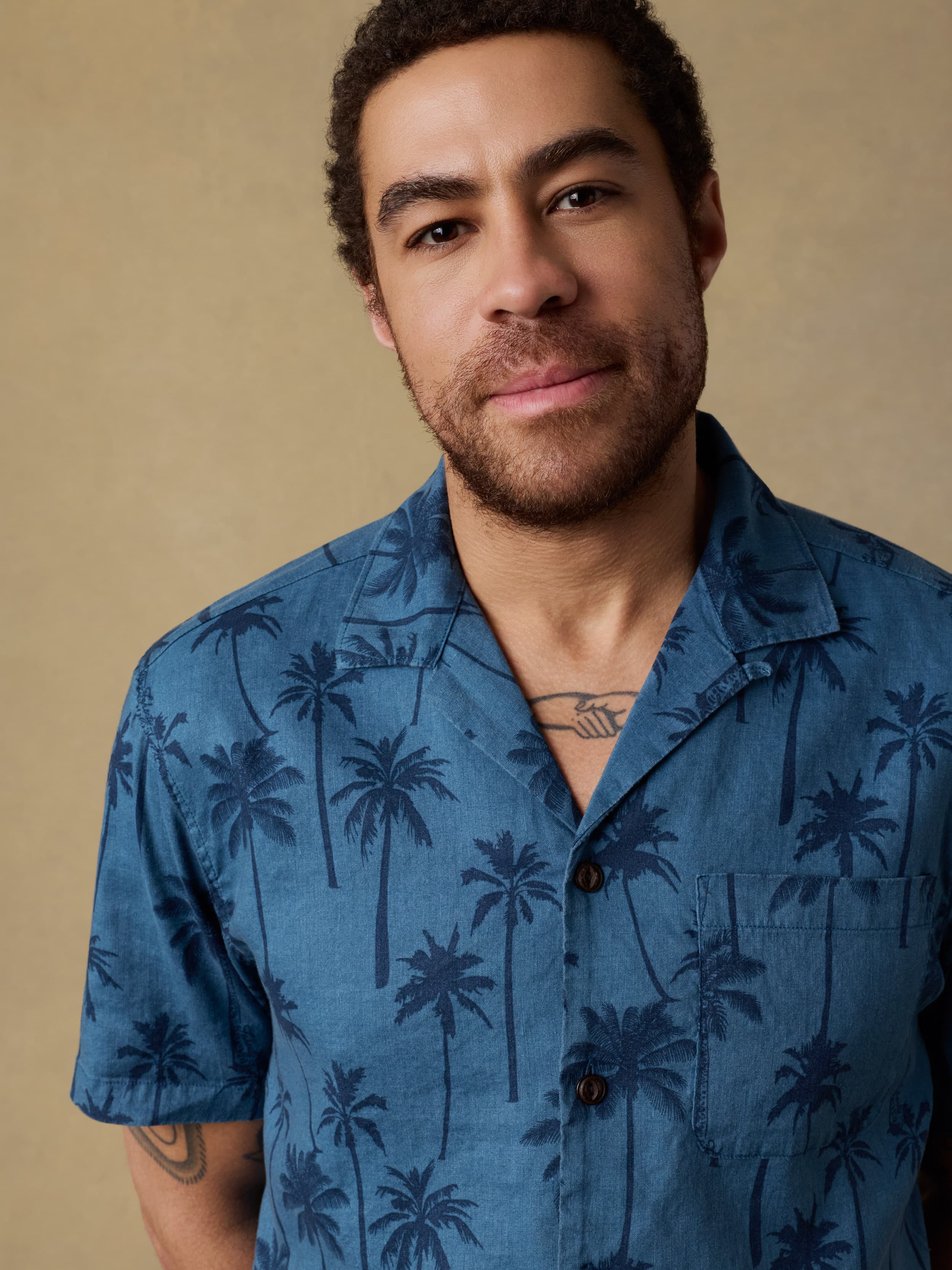 Short-Sleeve Breeze Camp Shirt - Ocean Shore Trees | Faherty Brand