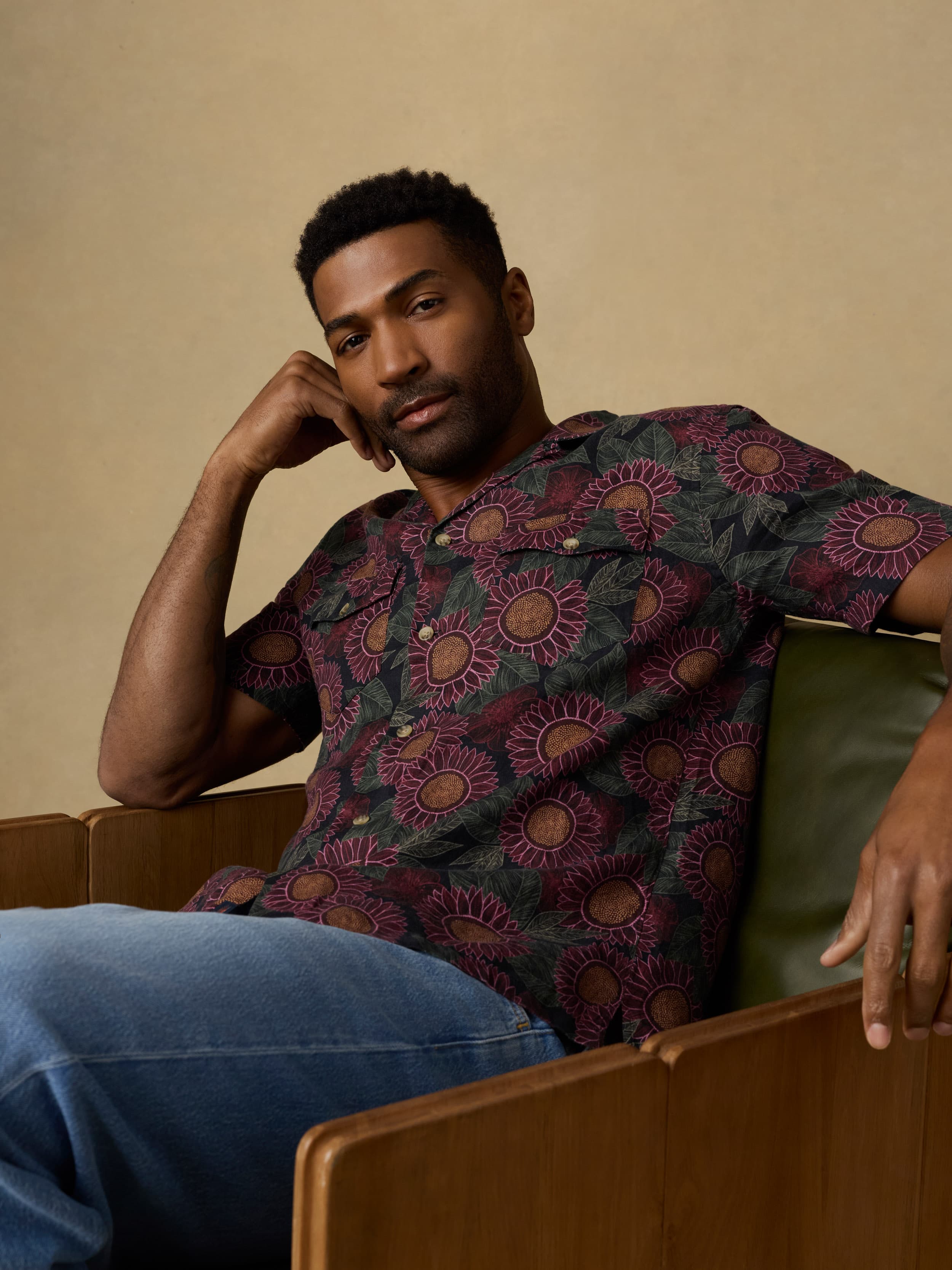 Short-Sleeve Reserve Basque Camp Shirt - Black Floral Road | Faherty Brand
