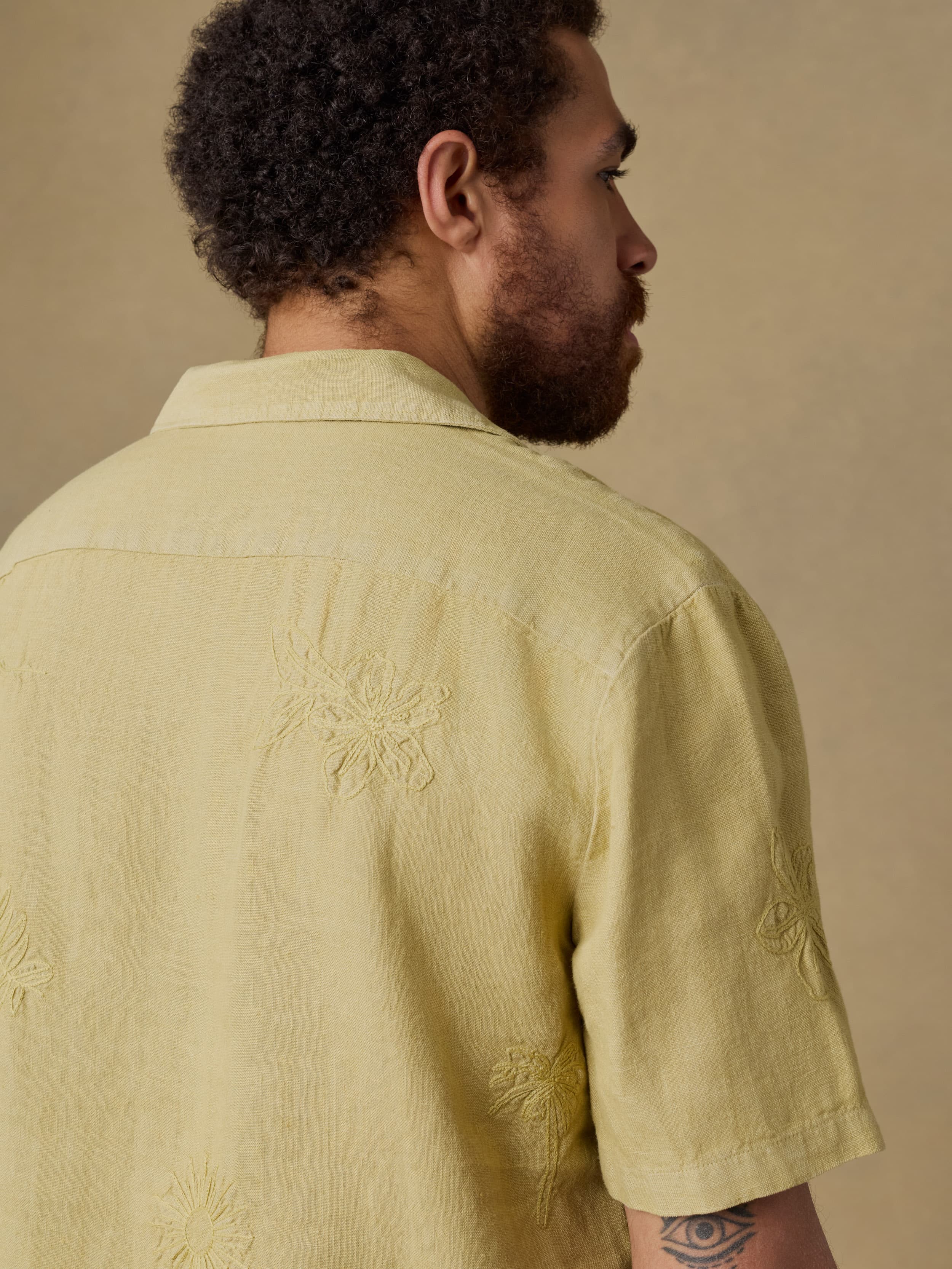 Short-Sleeve Embroidered Shirt - Island Wheat | Faherty Brand