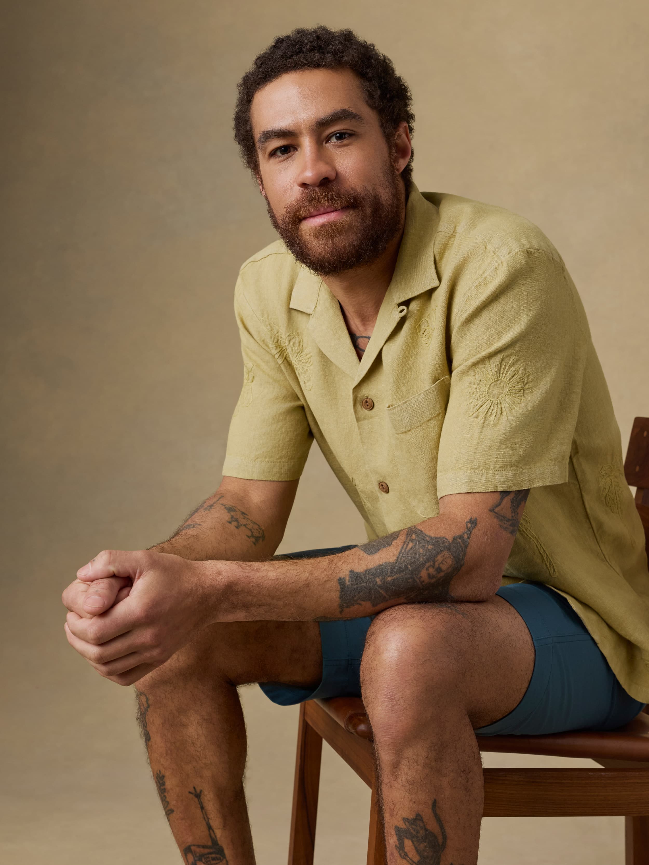 Short-Sleeve Embroidered Shirt - Island Wheat | Faherty Brand