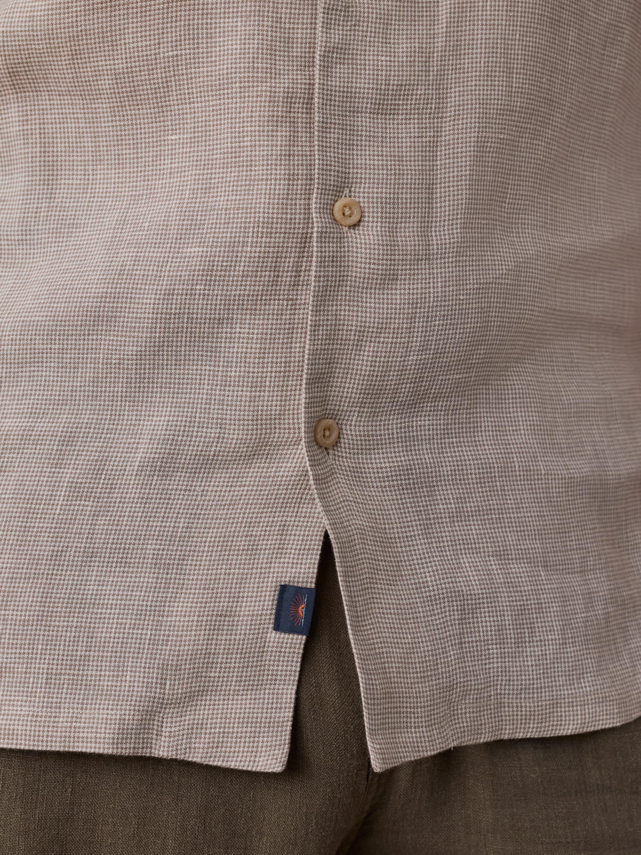 Short-Sleeve Laguna Linen Camp Shirt - Khaki Pincheck | Faherty Brand