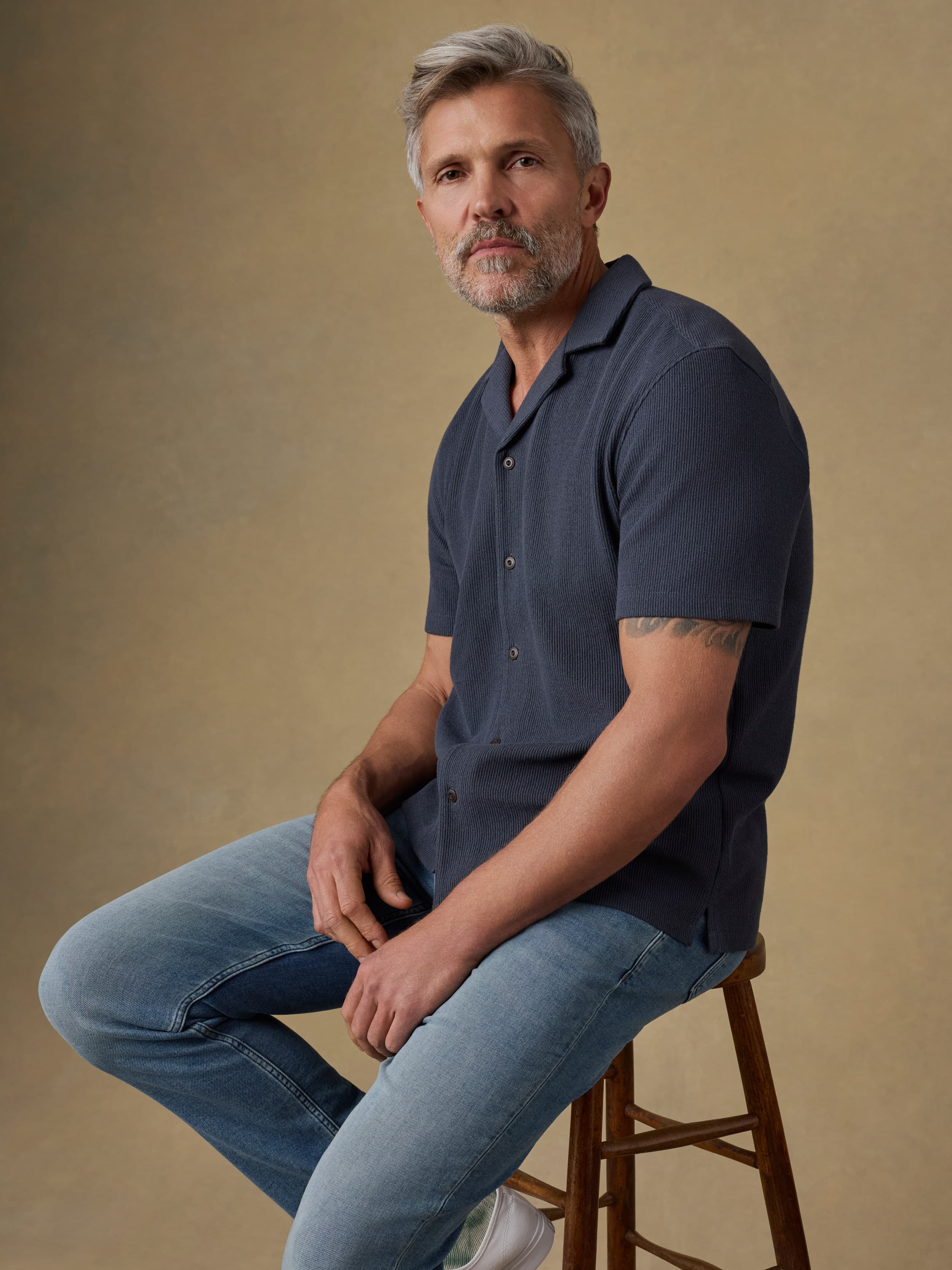 Short-Sleeve Oasis Camp Shirt - Granite Navy | Faherty Brand