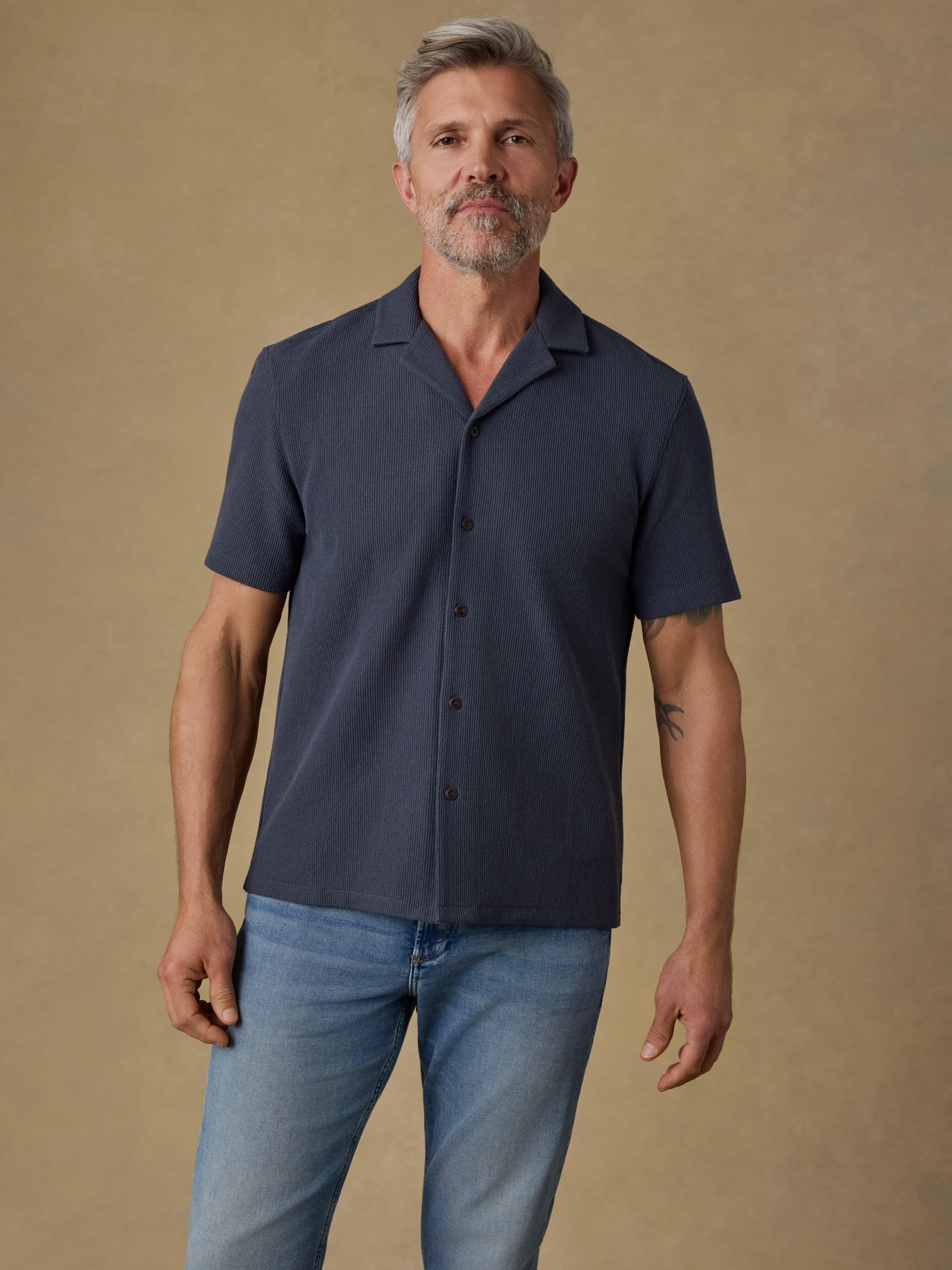 Short-Sleeve Oasis Camp Shirt - Granite Navy | Faherty Brand