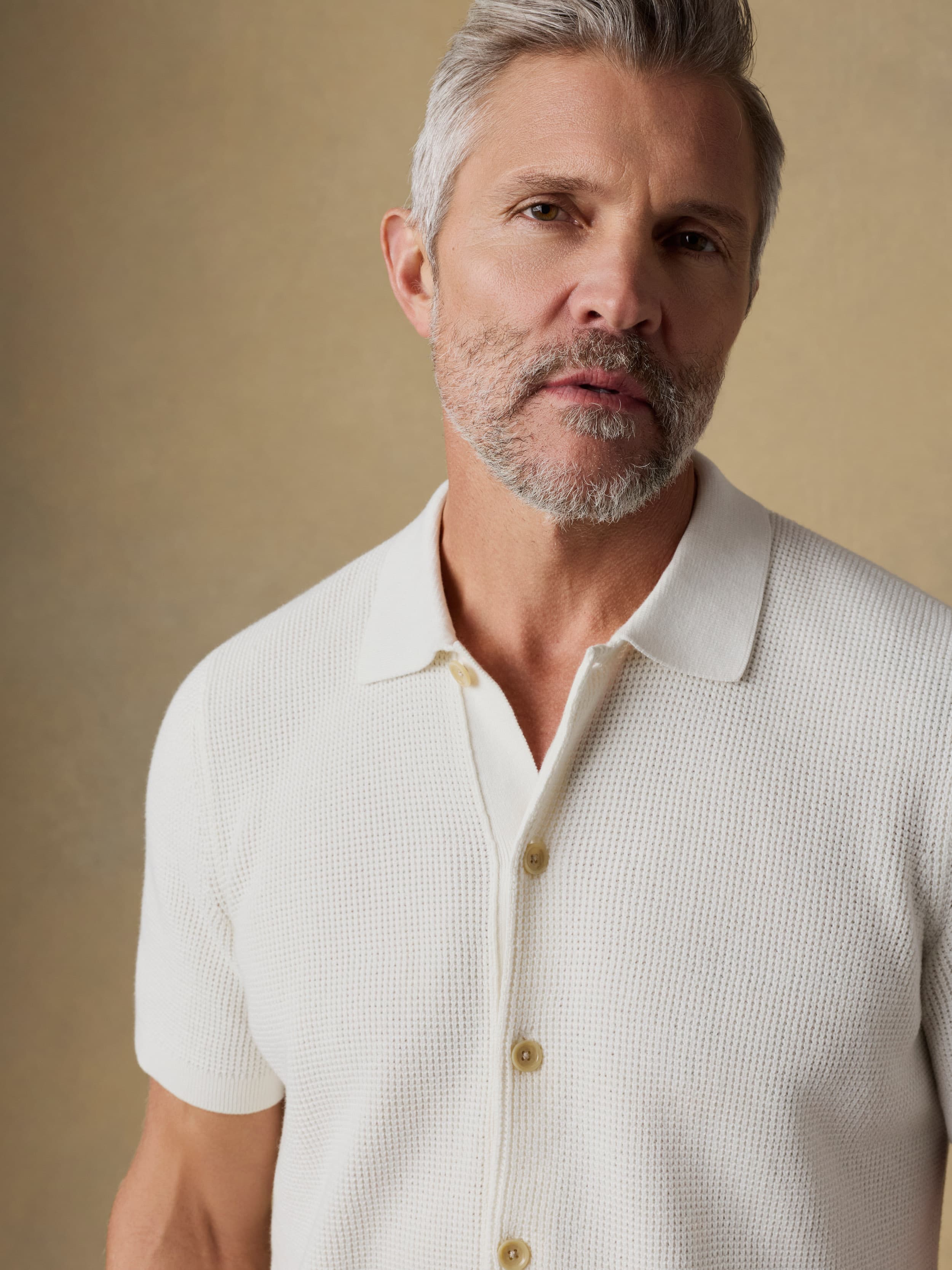 Short-Sleeve Sunwashed Sweater Shirt - White Shell | Faherty Brand