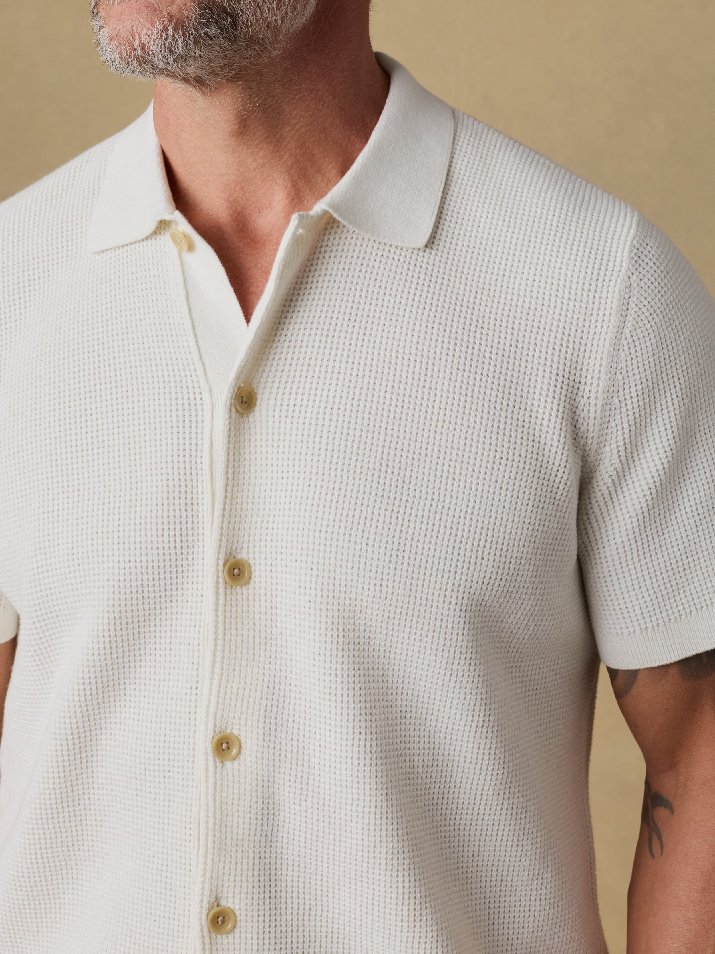 Short-Sleeve Sunwashed Sweater Shirt - White Shell | Faherty Brand