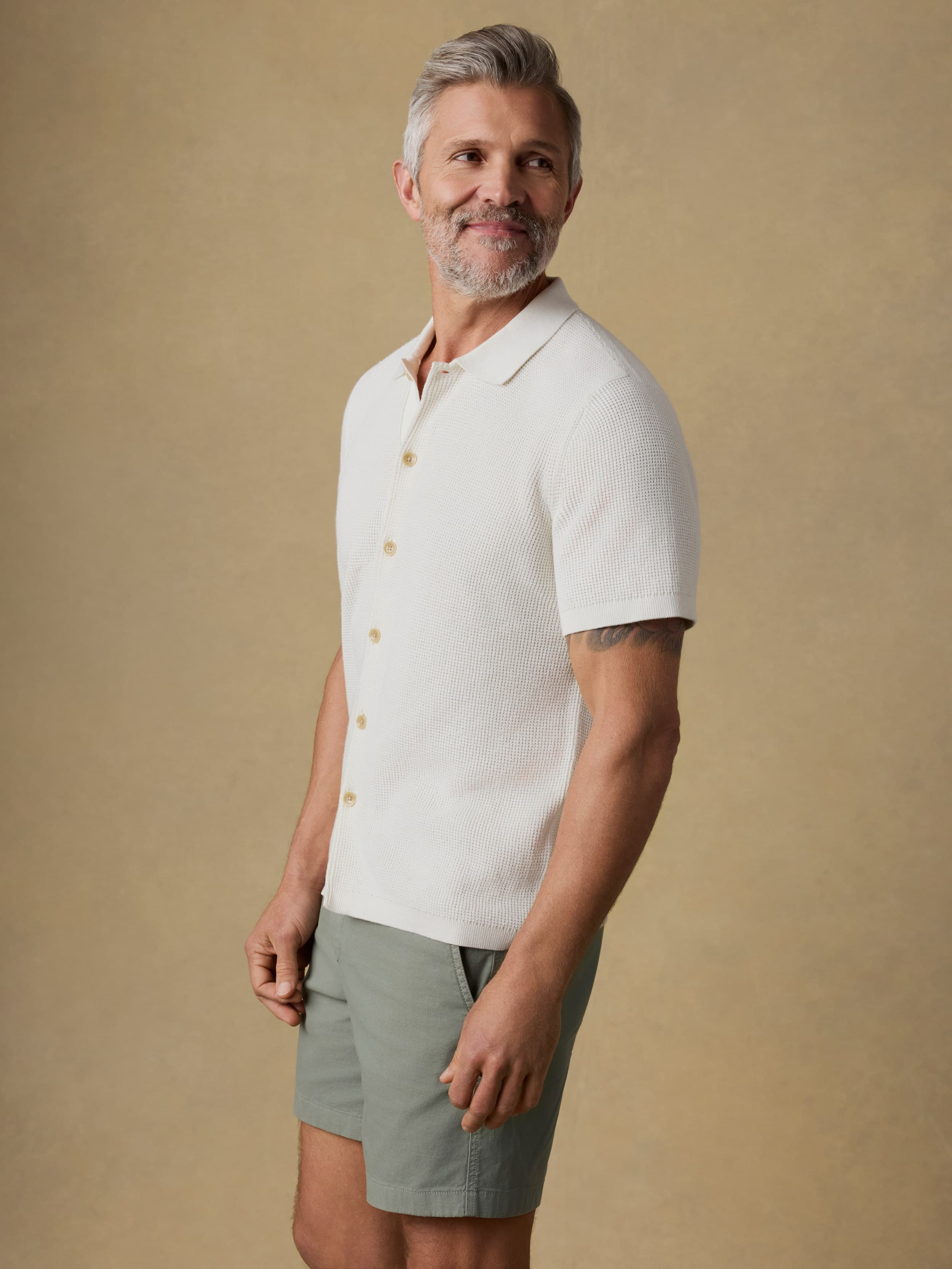 Short-Sleeve Sunwashed Sweater Shirt - White Shell | Faherty Brand