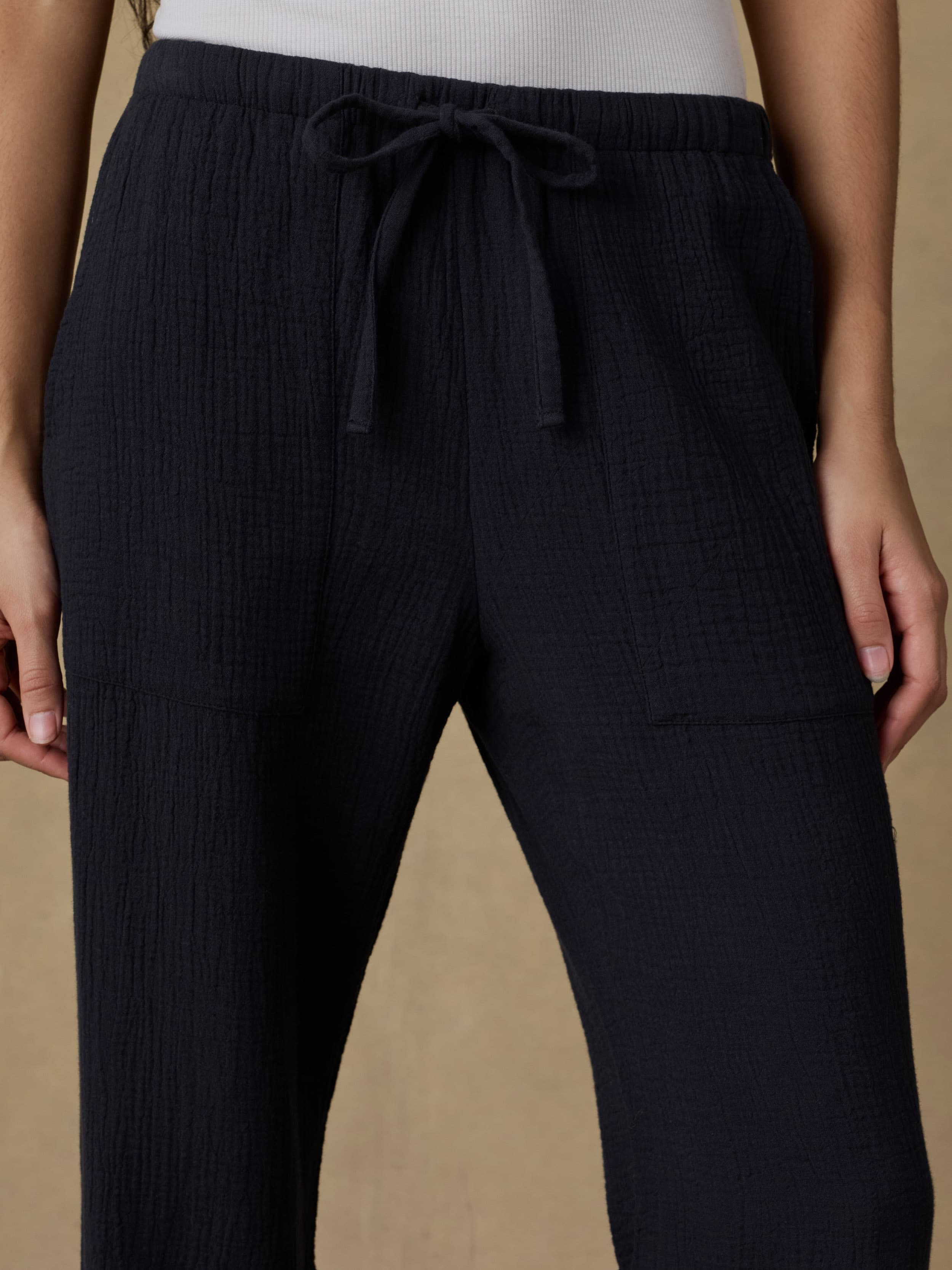 Laidback Gauze Pant - Black | Faherty Brand