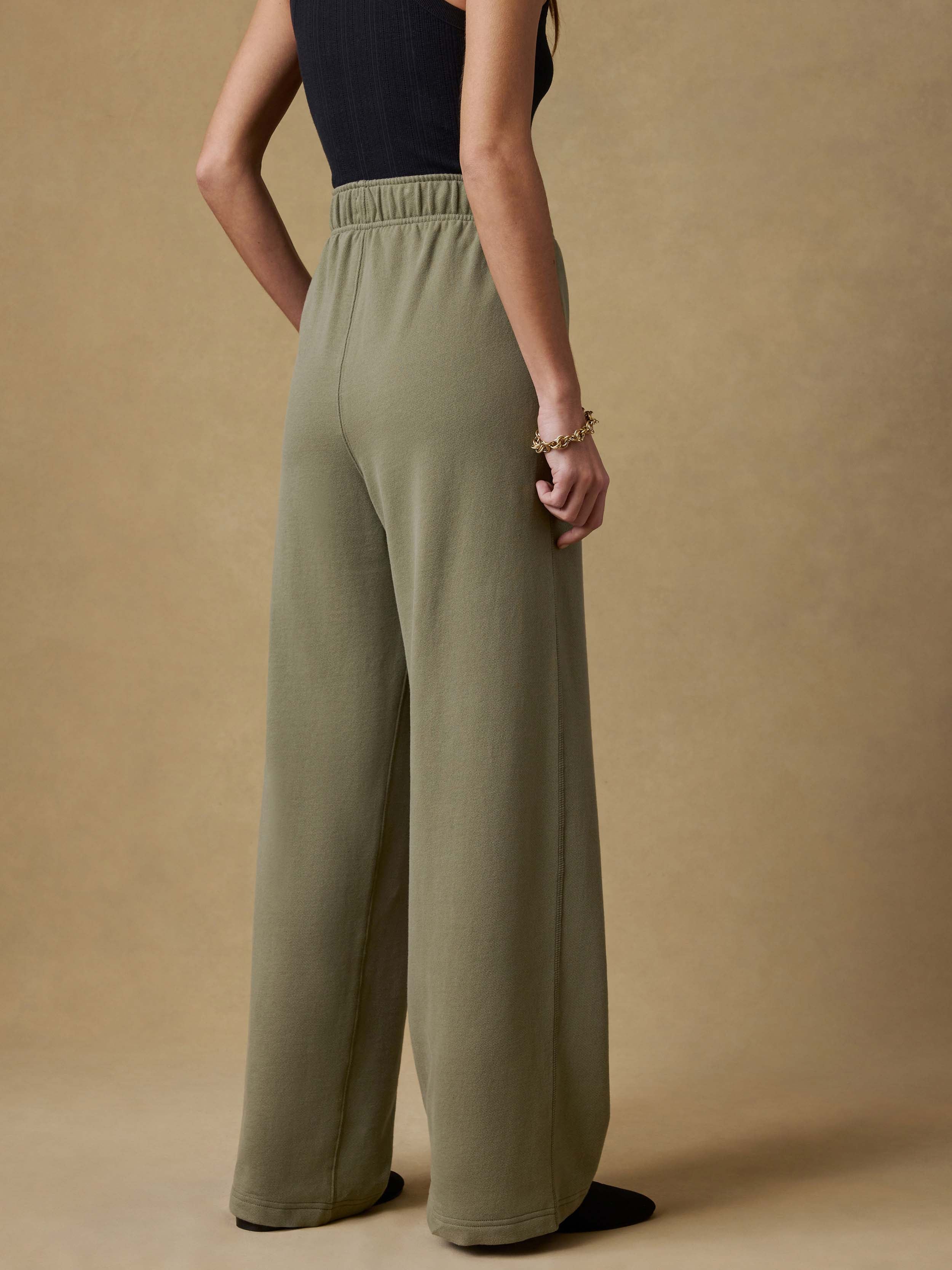 High Standard Fleece Wide Leg Sweatpant - Island Olive | Faherty Brand