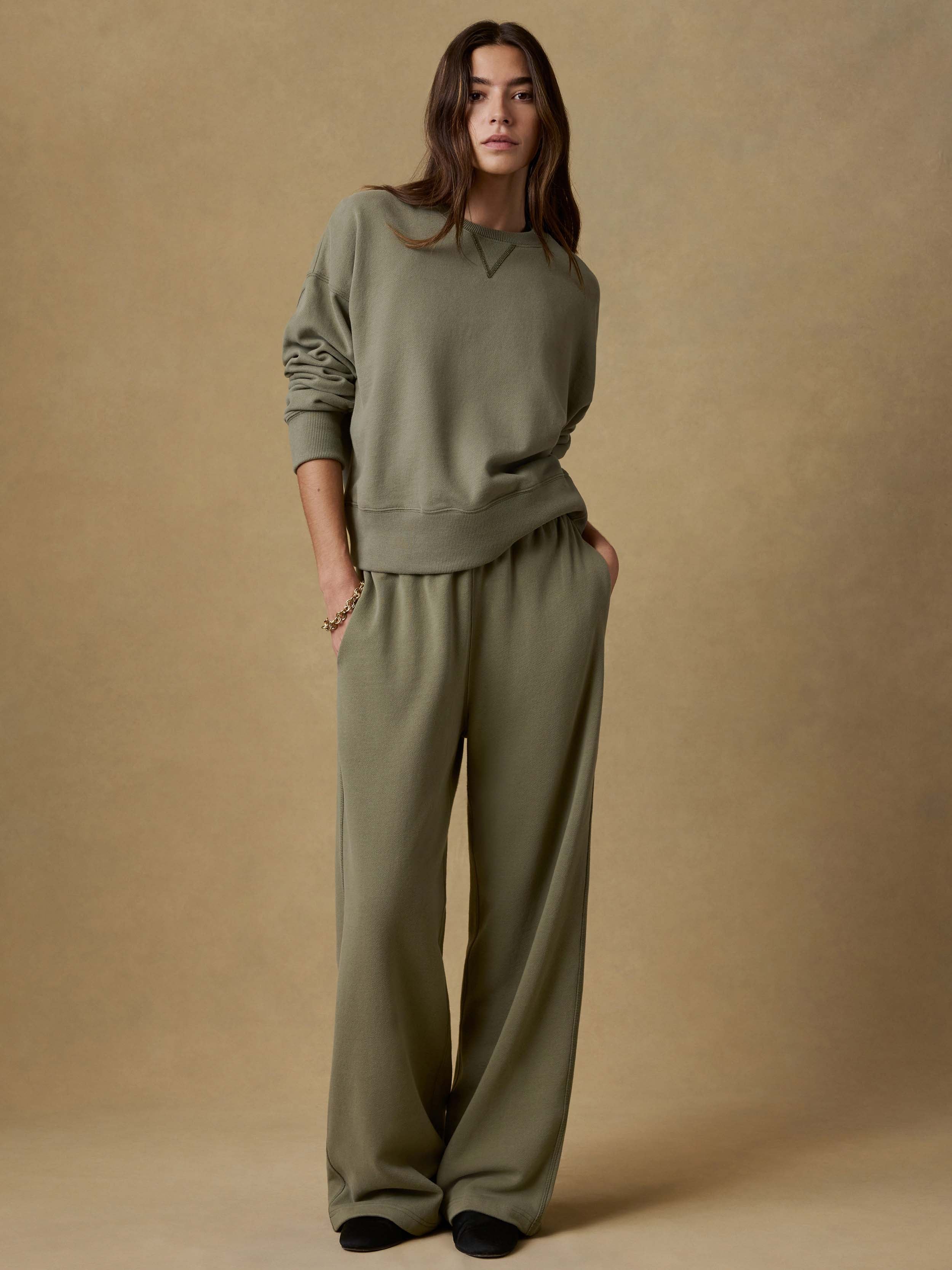 High Standard Fleece Wide Leg Sweatpant - Island Olive | Faherty Brand