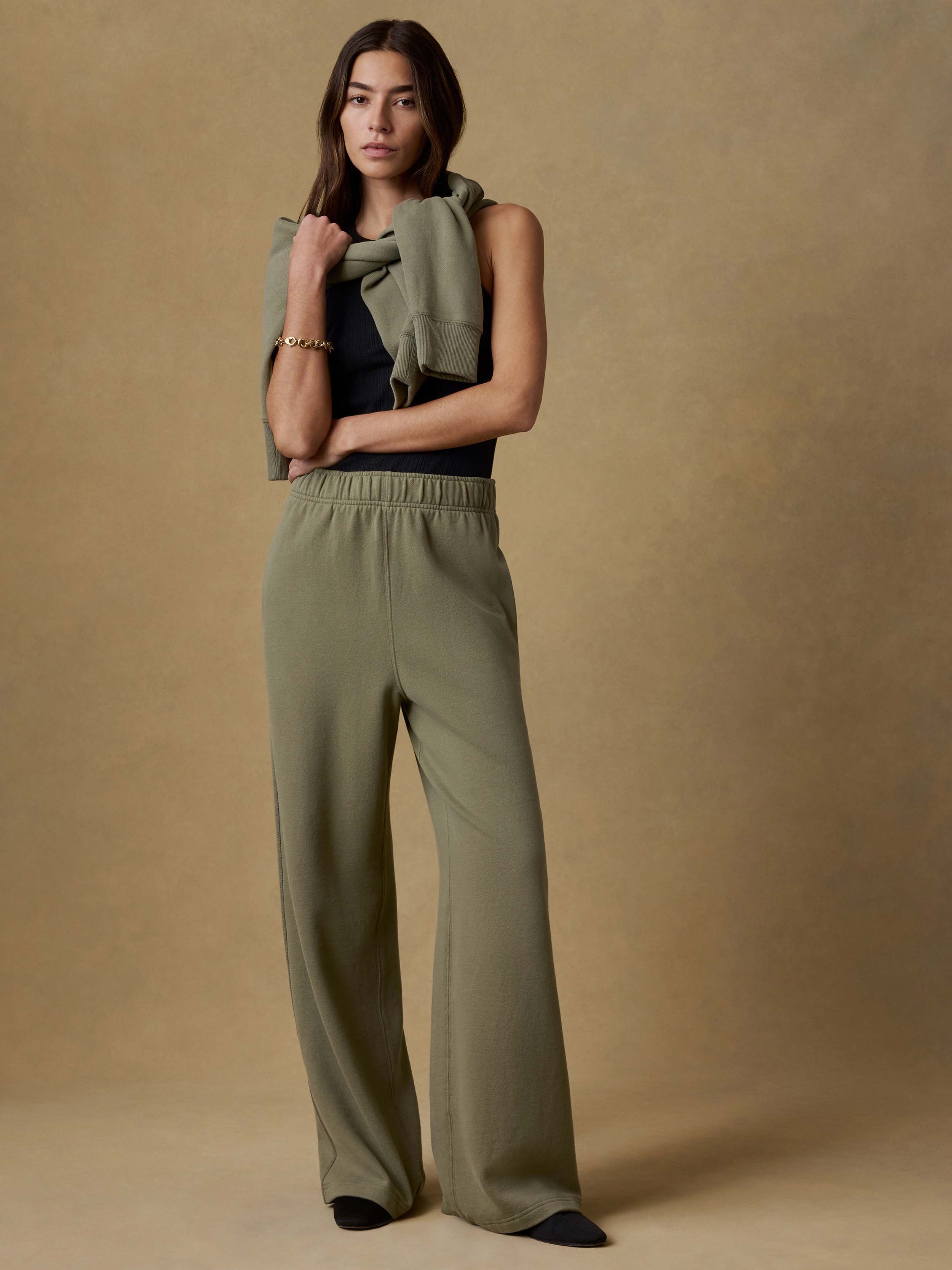 High Standard Fleece Wide Leg Sweatpant - Island Olive | Faherty Brand