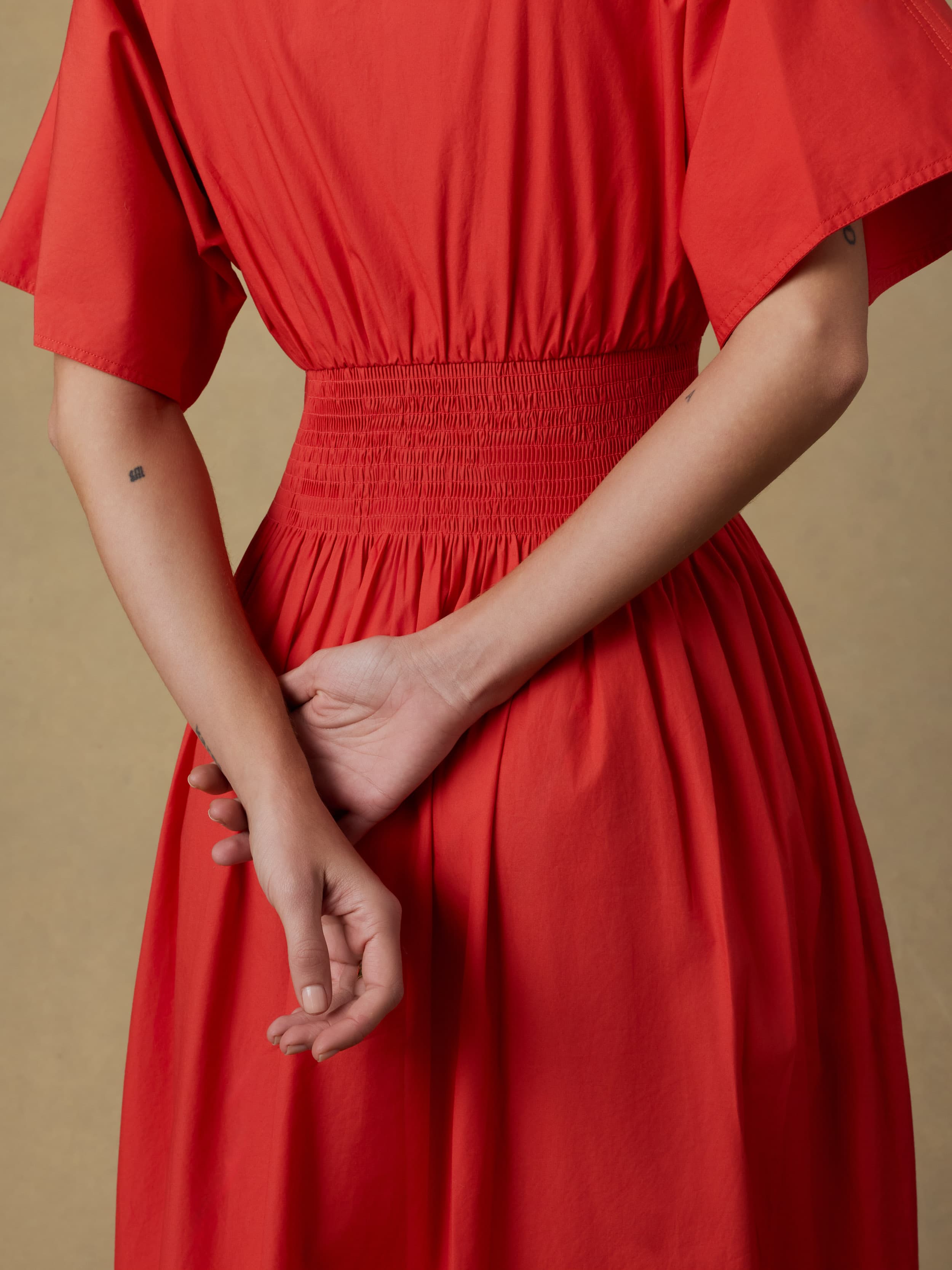 Coastal Poplin Elia Smocked Dress - Poppy Red | Faherty Brand